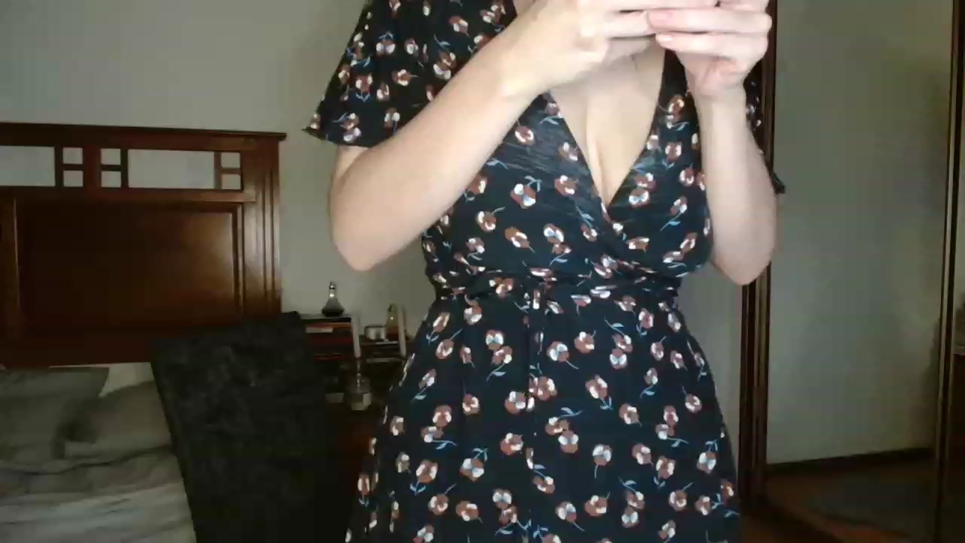 Gallery image thumbnail from EffyTudor's myfreecams stream on, 04/13/2023, 06:48 image 6 of 20
