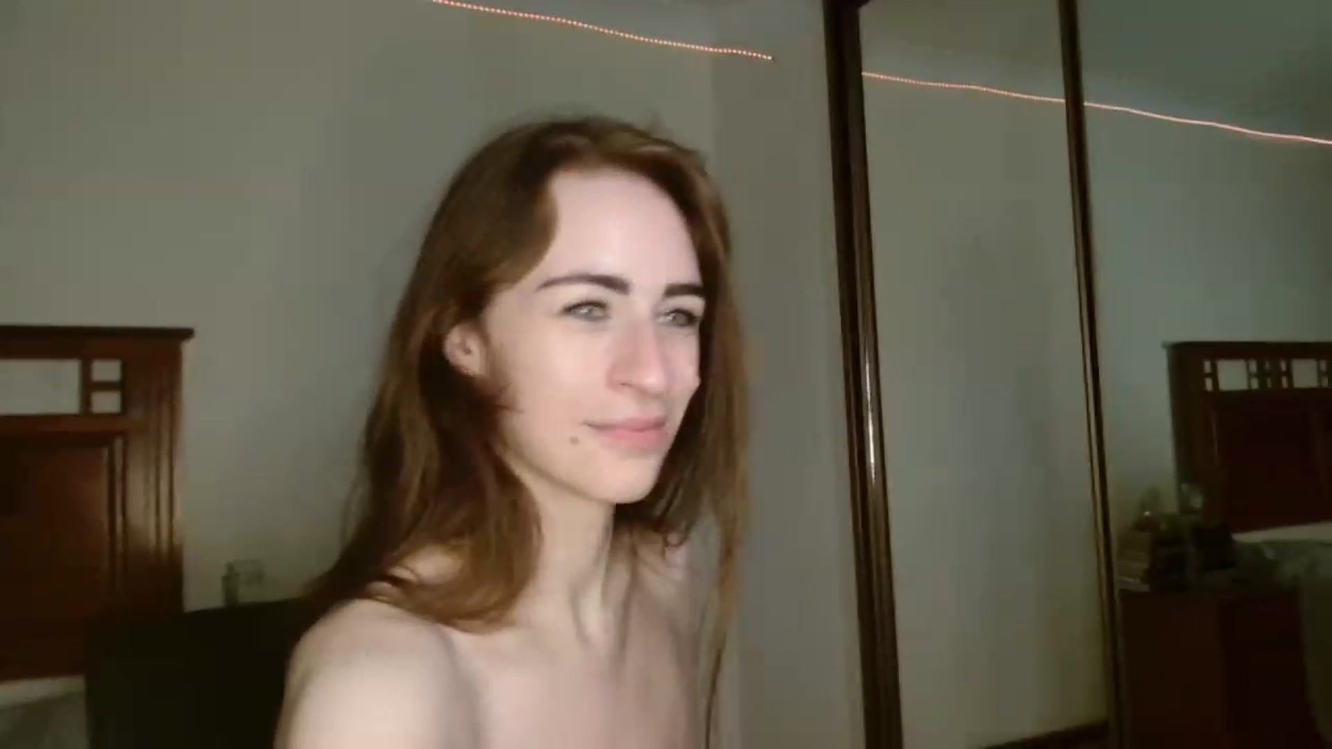 Gallery image thumbnail from EffyTudor's myfreecams stream on, 04/19/2023, 19:09 image 8 of 20