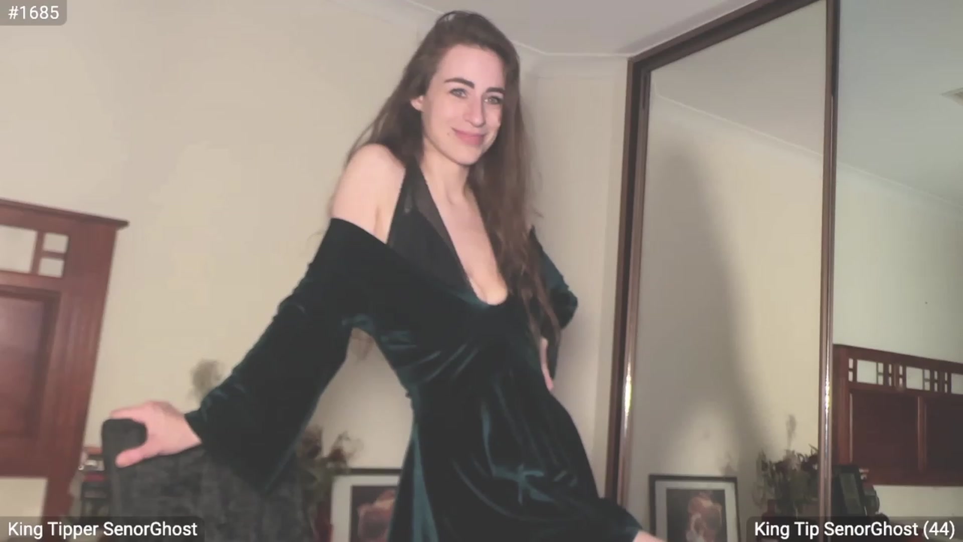 Gallery image thumbnail from EffyTudor's myfreecams stream on, 09/01/2023, 05:05 image 15 of 20