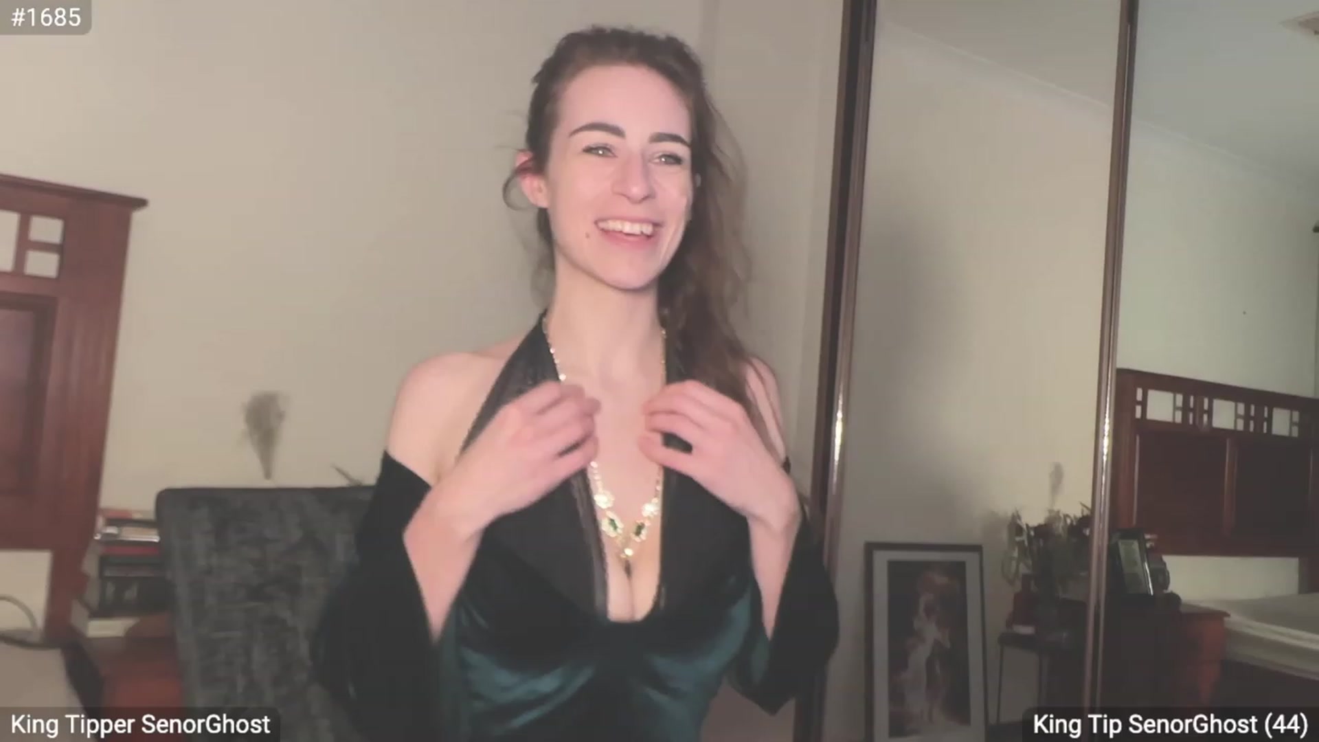 Gallery image thumbnail from EffyTudor's myfreecams stream on, 09/01/2023, 05:05 image 3 of 20