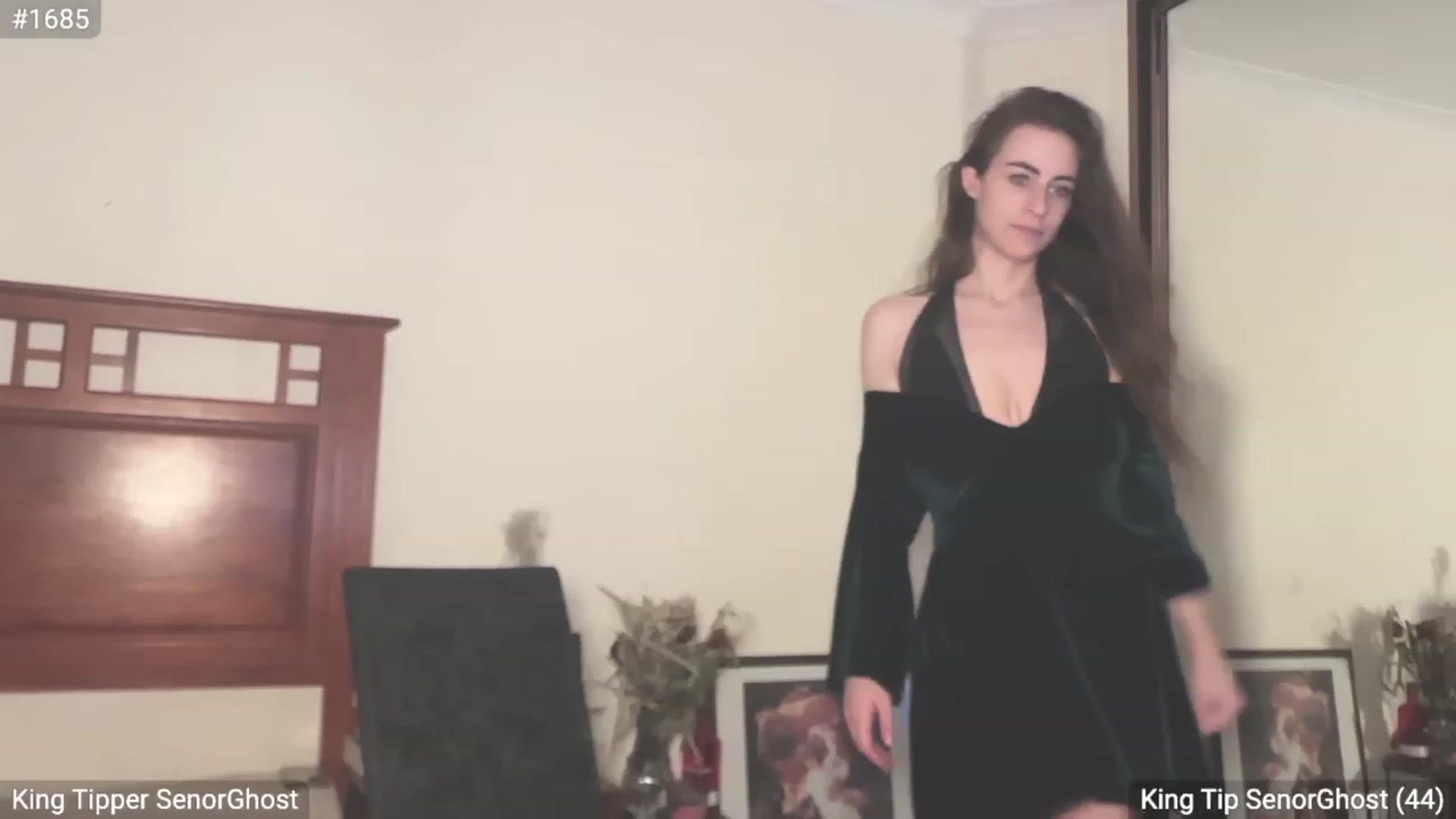 Gallery image thumbnail from EffyTudor's myfreecams stream on, 09/01/2023, 05:05 image 8 of 20