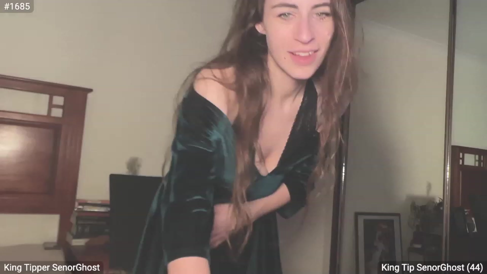 Gallery image thumbnail from EffyTudor's myfreecams stream on, 09/01/2023, 05:05 image 19 of 20