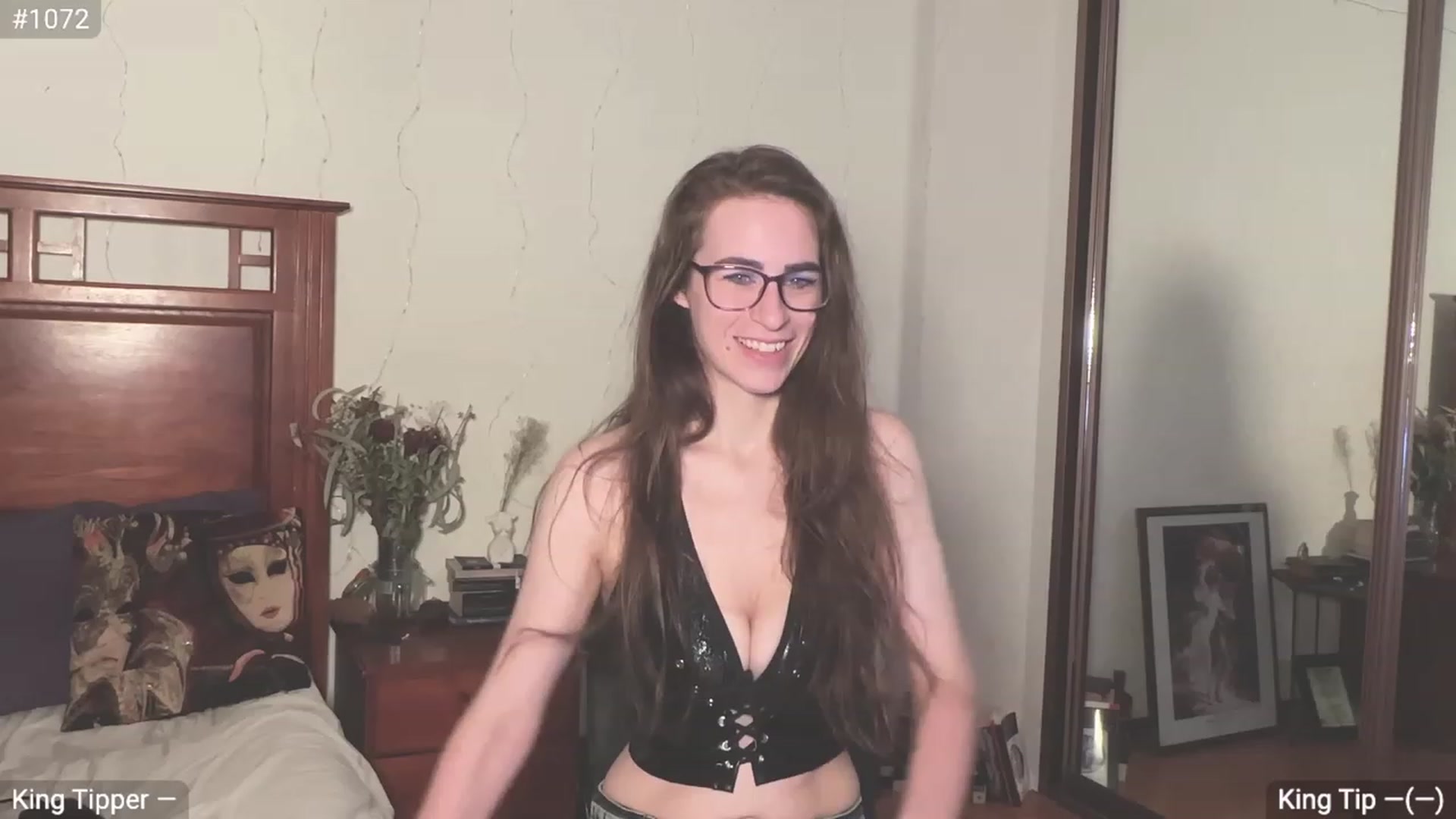 Gallery image thumbnail from EffyTudor's myfreecams stream on, 09/19/2023, 06:49 image 8 of 20
