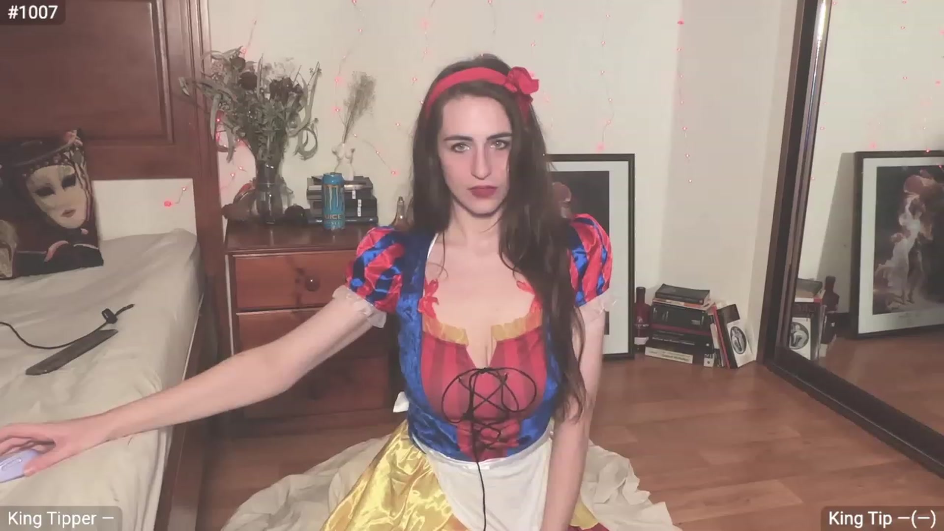 Gallery image thumbnail from EffyTudor's myfreecams stream on, 09/23/2023, 19:54 image 6 of 20