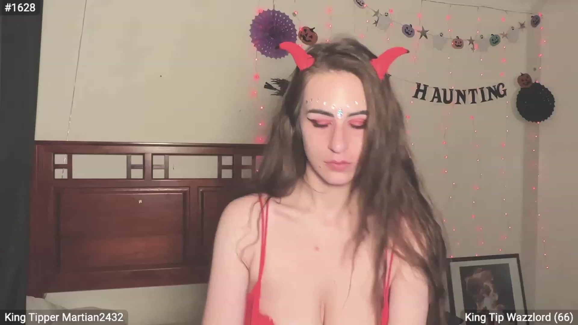 Gallery image thumbnail from EffyTudor's myfreecams stream on, 10/31/2023, 05:35 image 18 of 20