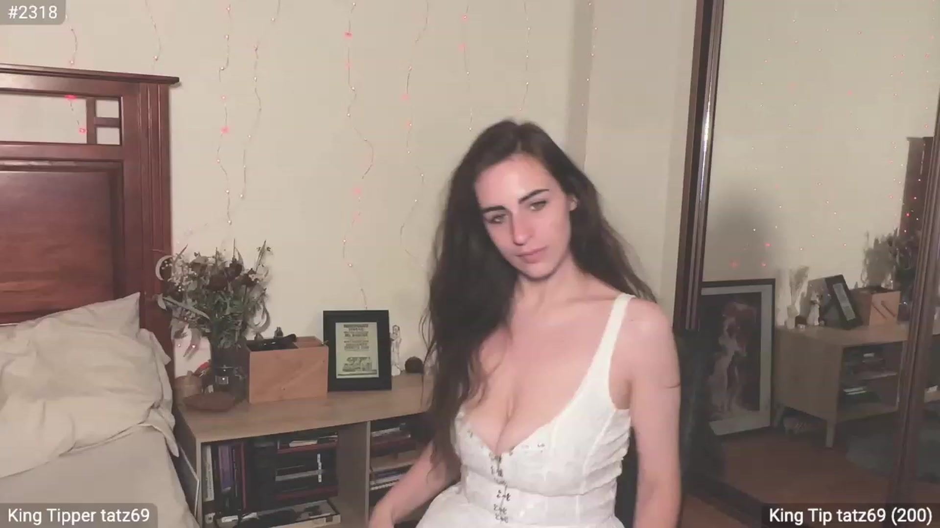 Gallery image thumbnail from EffyTudor's myfreecams stream on, 11/11/2023, 20:32 image 18 of 20