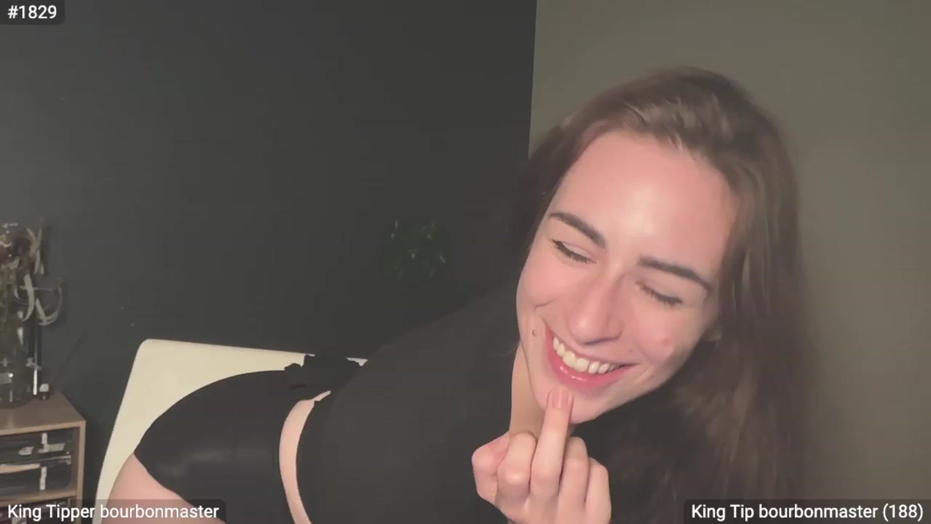 Gallery image thumbnail from EffyTudor's myfreecams stream on, 12/18/2023, 20:39 image 3 of 20