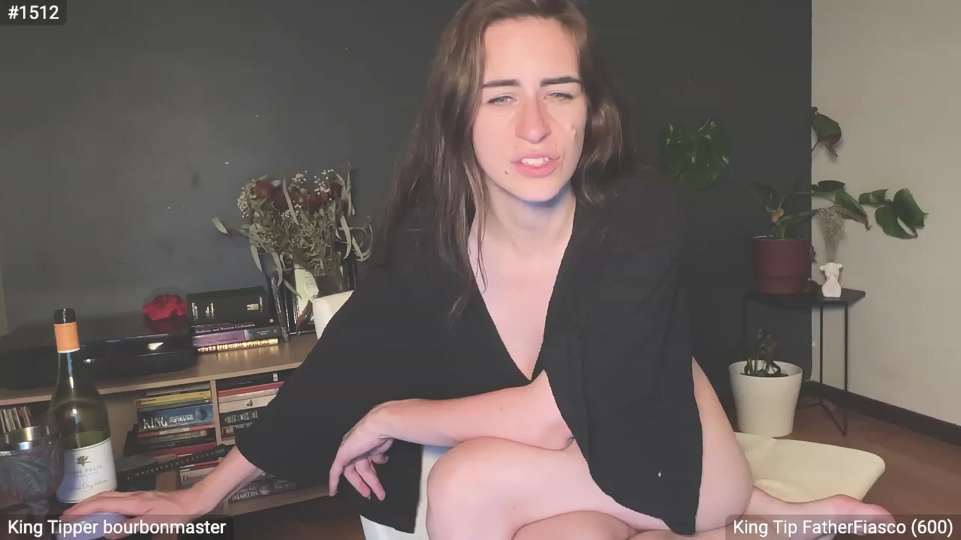 Gallery image thumbnail from EffyTudor's myfreecams stream on, 12/19/2023, 01:13 image 13 of 20