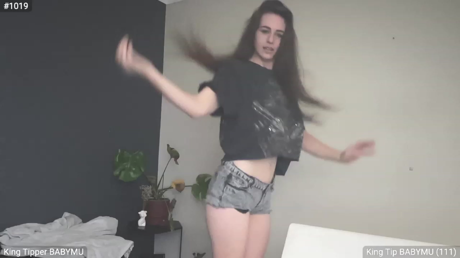 Gallery image thumbnail from EffyTudor's myfreecams stream on, 01/29/2024, 06:00 image 2 of 20
