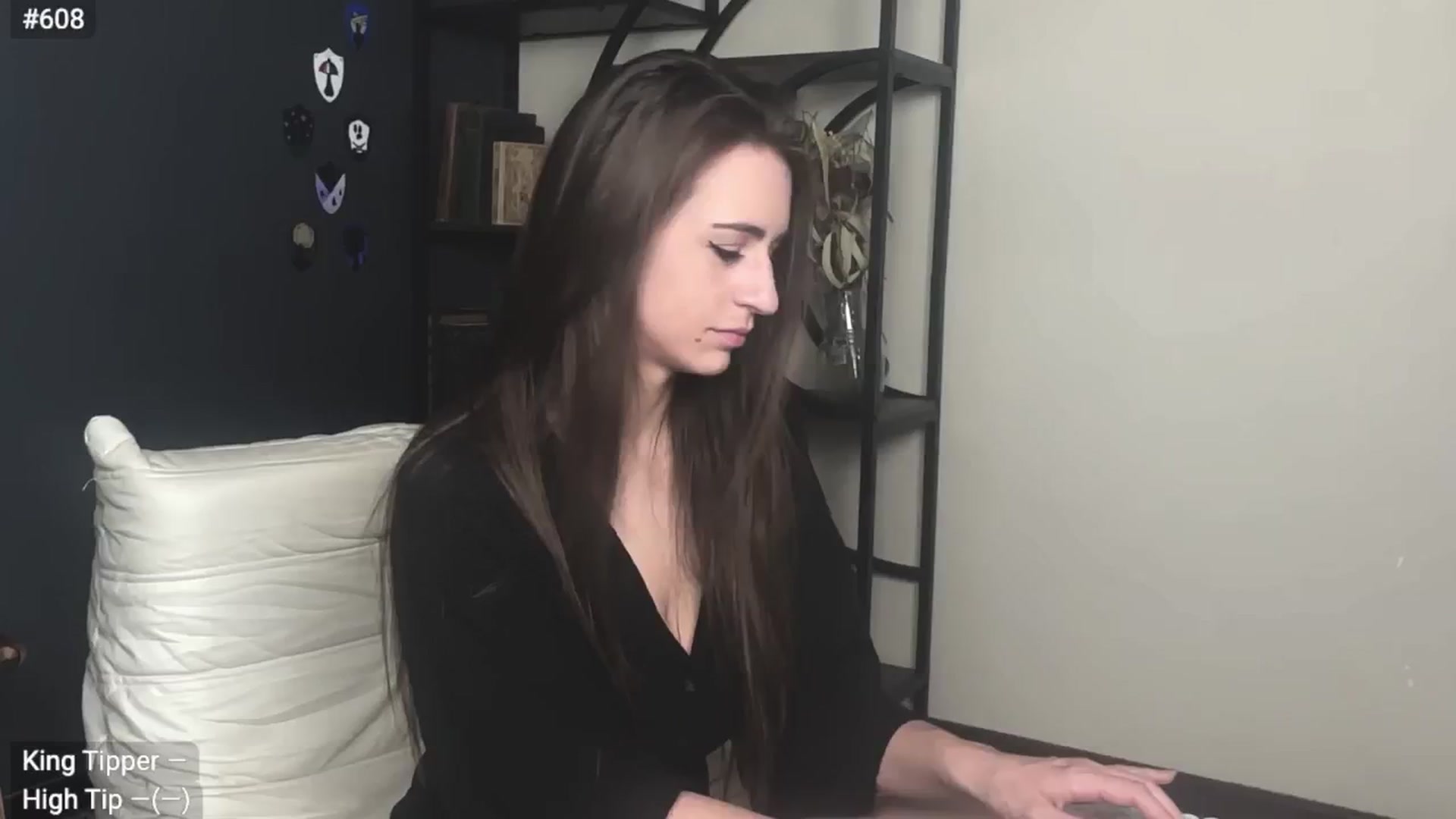 Gallery image thumbnail from EffyTudor's myfreecams stream on, 08/23/2024, 05:20 image 6 of 20