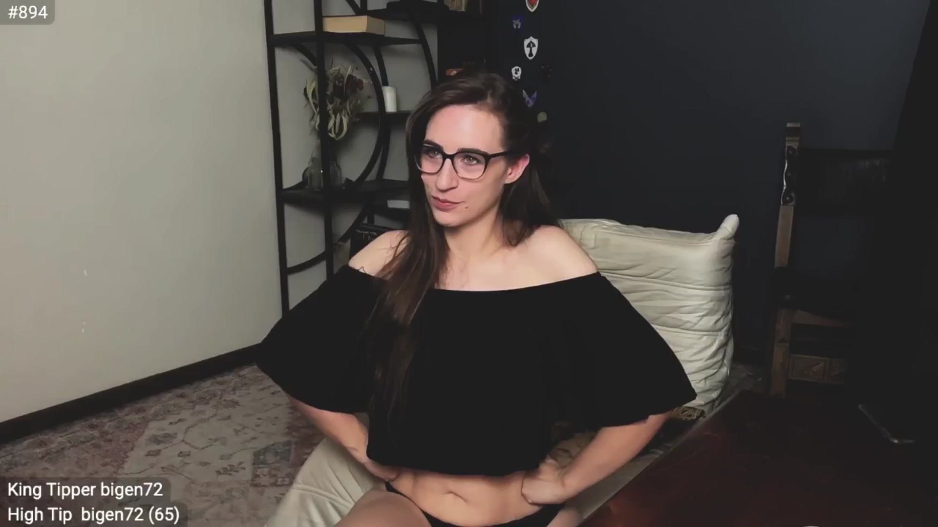 Gallery image thumbnail from EffyTudor's myfreecams stream on, 10/08/2024, 04:02 image 2 of 20