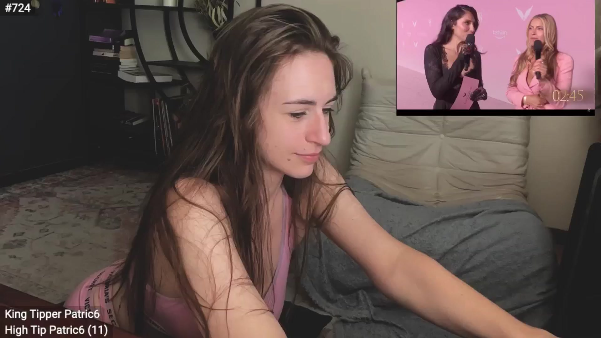 Gallery image thumbnail from EffyTudor's myfreecams stream on, 10/17/2024, 04:38 image 10 of 20