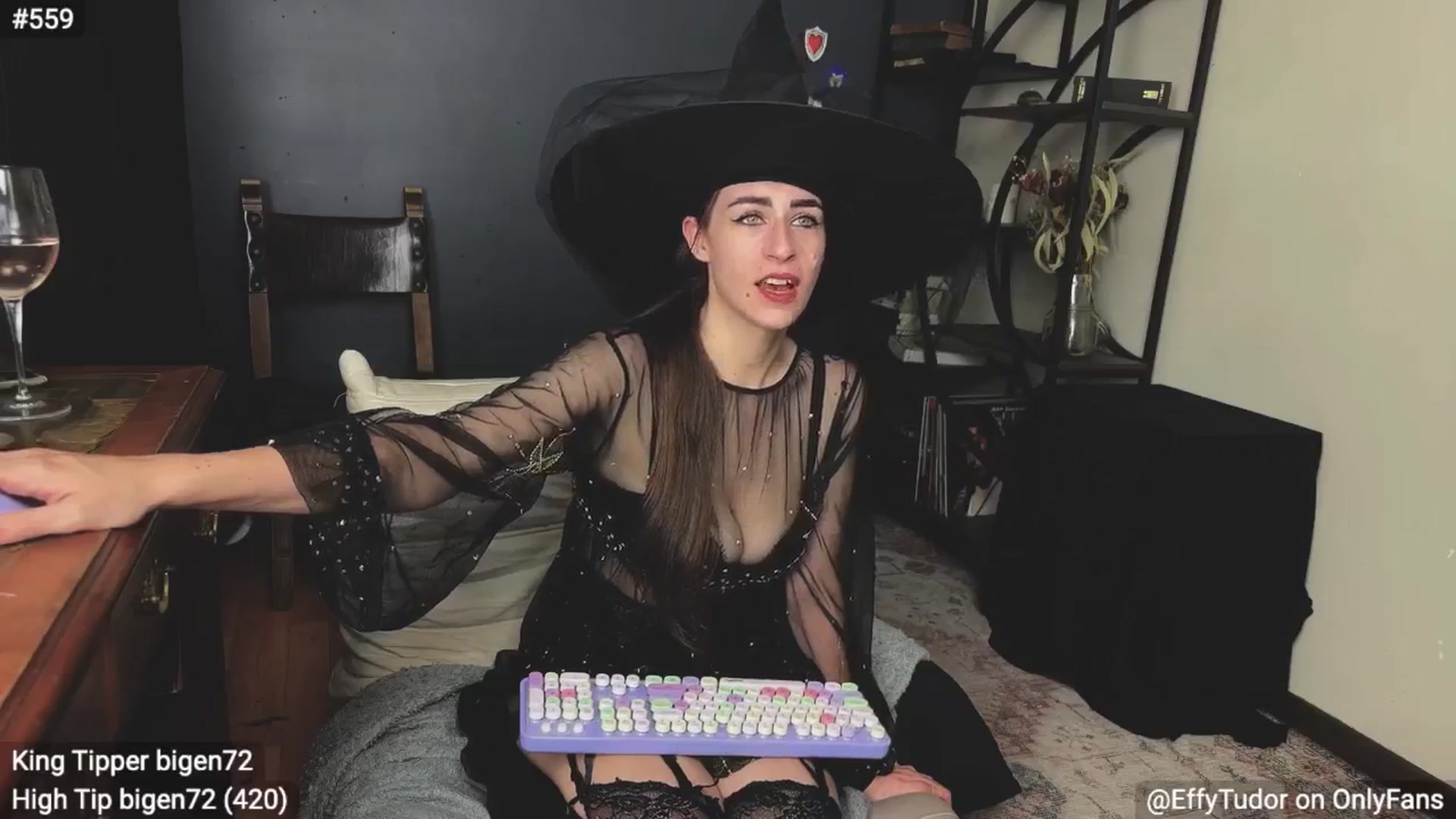 Gallery image thumbnail from EffyTudor's myfreecams stream on, 10/25/2024, 05:45 image 10 of 20