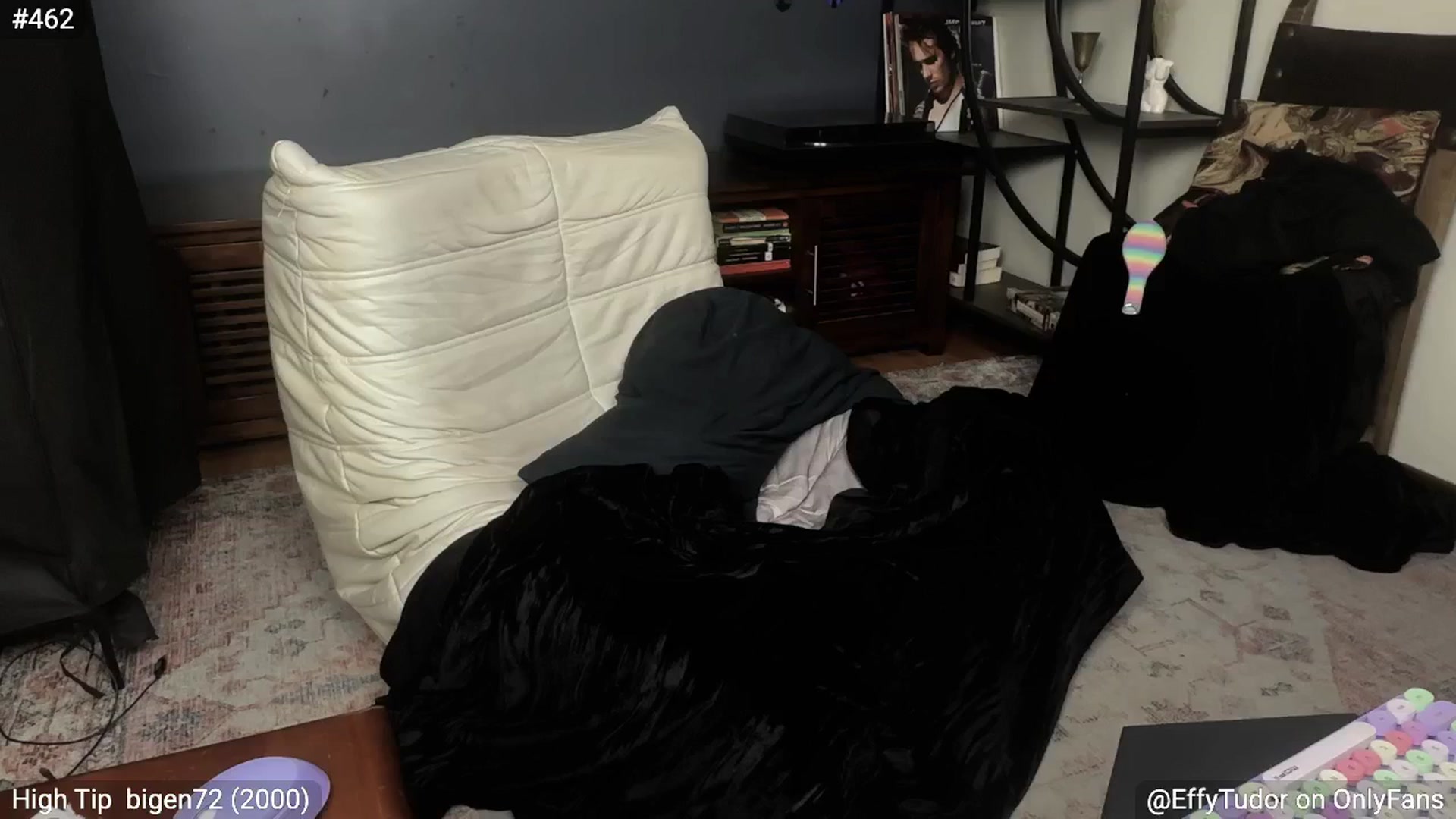 Gallery image thumbnail from EffyTudor's myfreecams stream on, 11/29/2024, 05:42 image 14 of 20