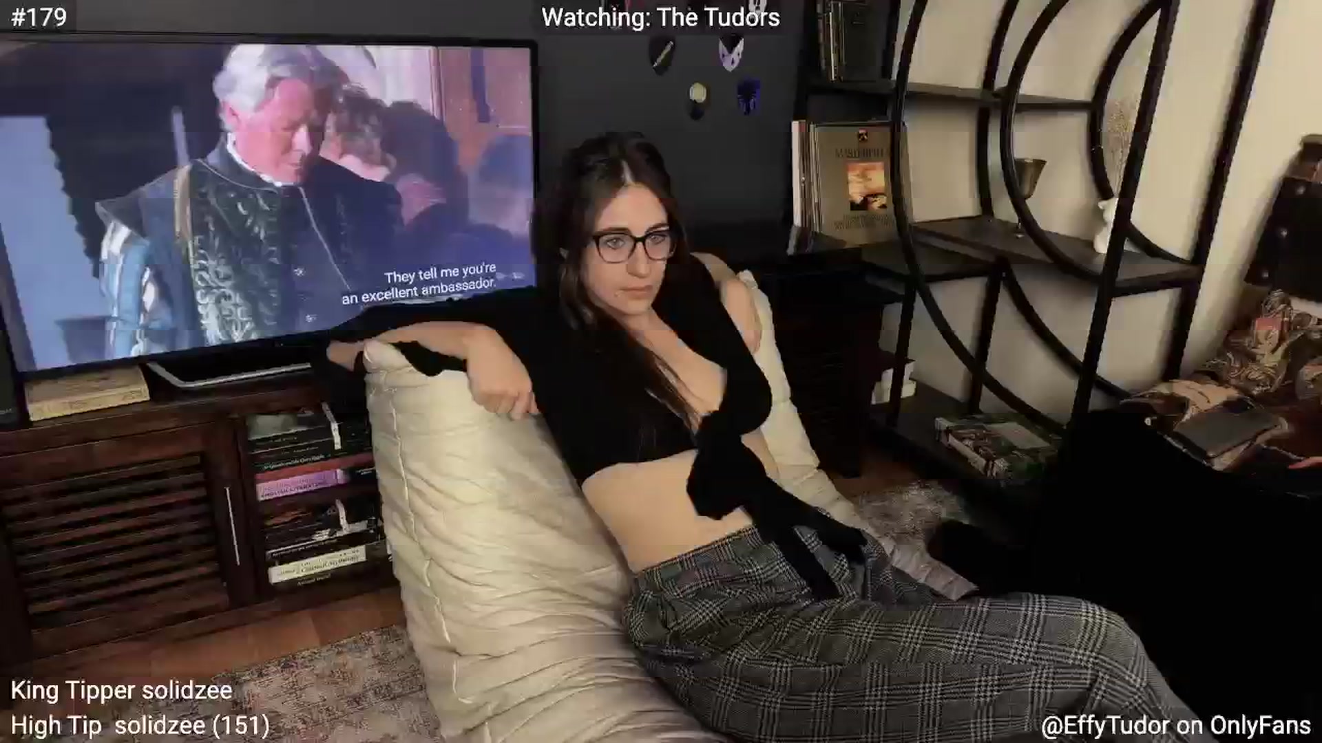 Gallery image thumbnail from EffyTudor's myfreecams stream on, 12/04/2024, 06:45 image 3 of 20