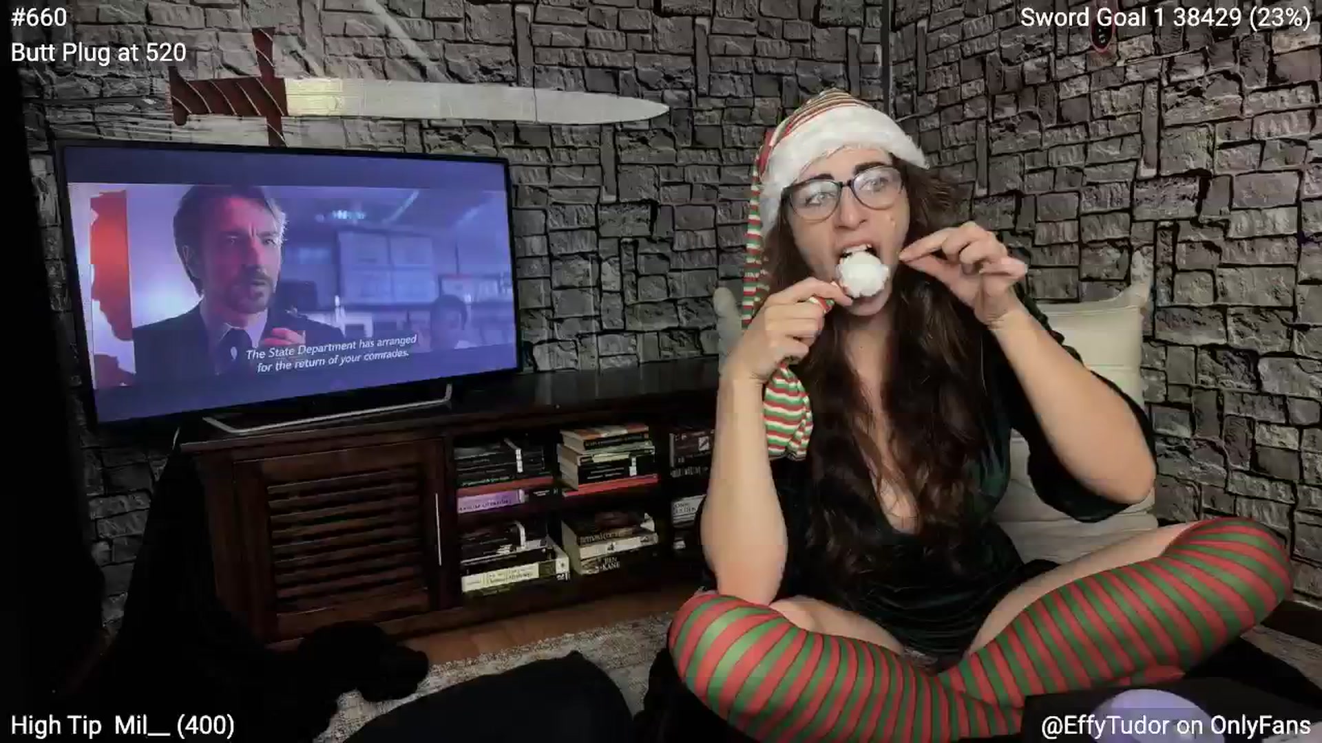 Gallery image thumbnail from EffyTudor's myfreecams stream on, 12/17/2024, 07:35 image 14 of 20