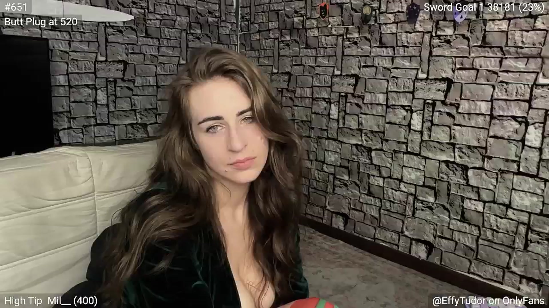 Gallery image thumbnail from EffyTudor's myfreecams stream on, 12/17/2024, 09:02 image 1 of 20