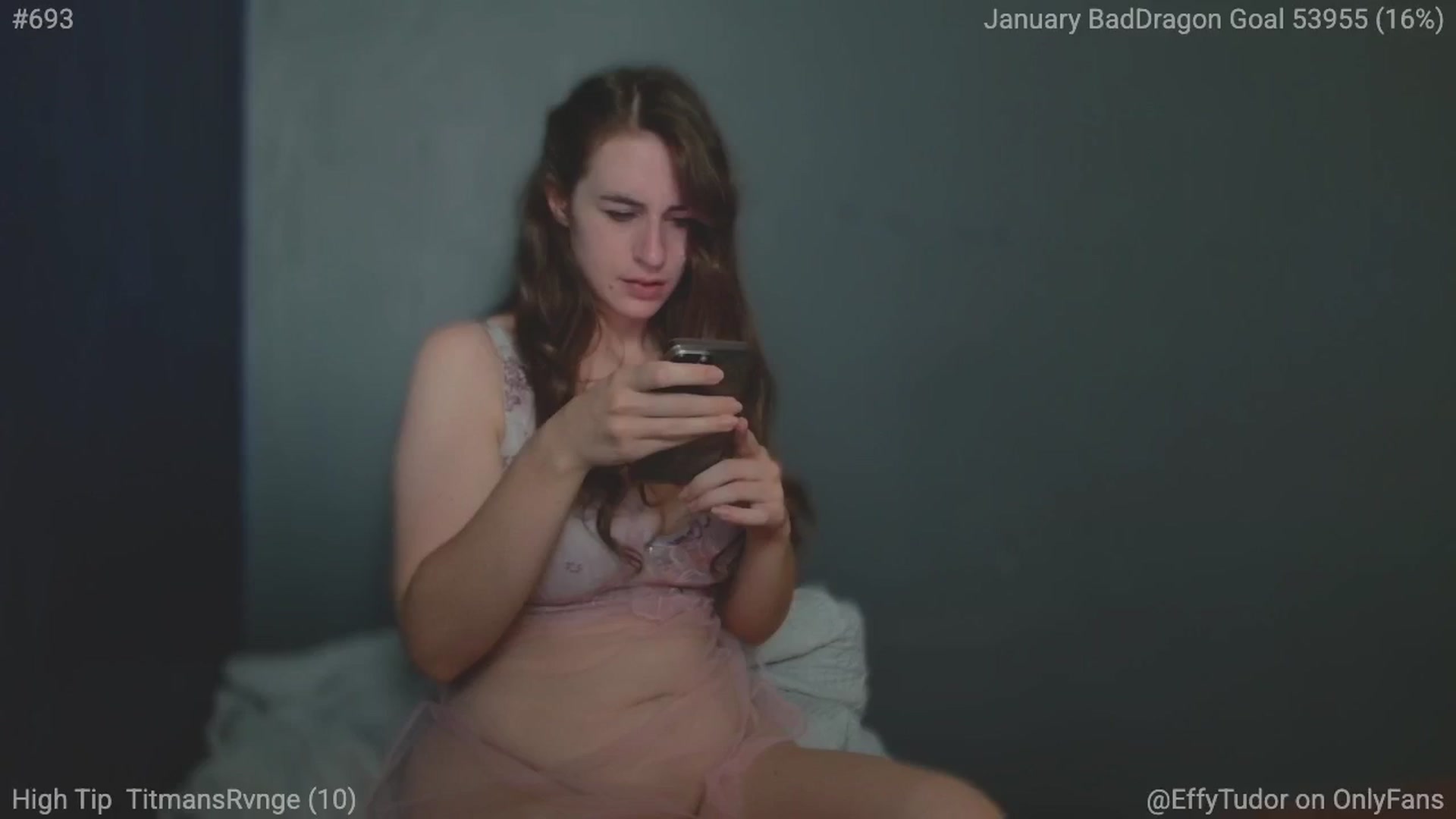 Gallery image thumbnail from EffyTudor's myfreecams stream on, 01/13/2025, 07:02 image 18 of 20