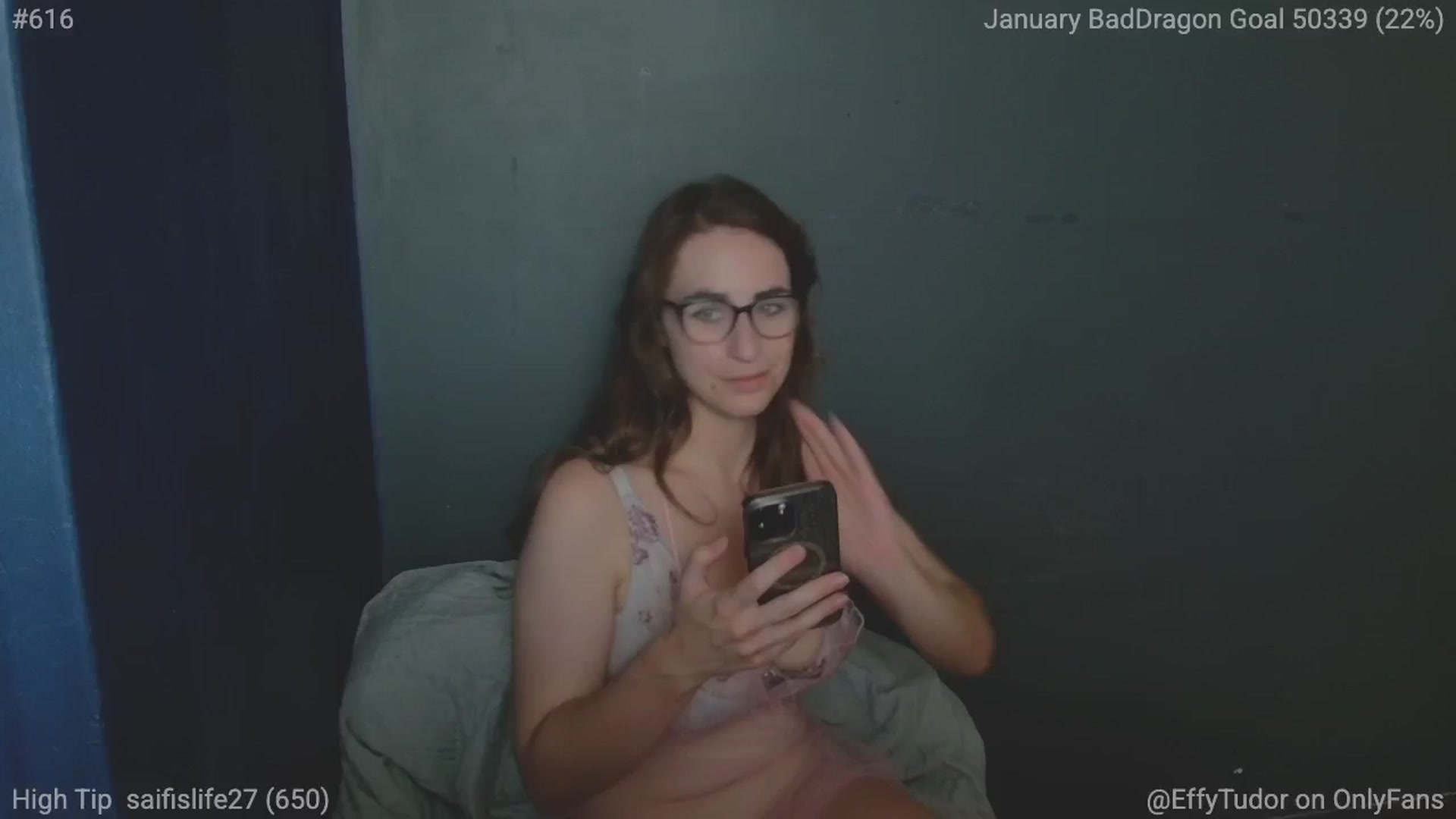 Gallery image thumbnail from EffyTudor's myfreecams stream on, 01/13/2025, 08:32 image 20 of 20