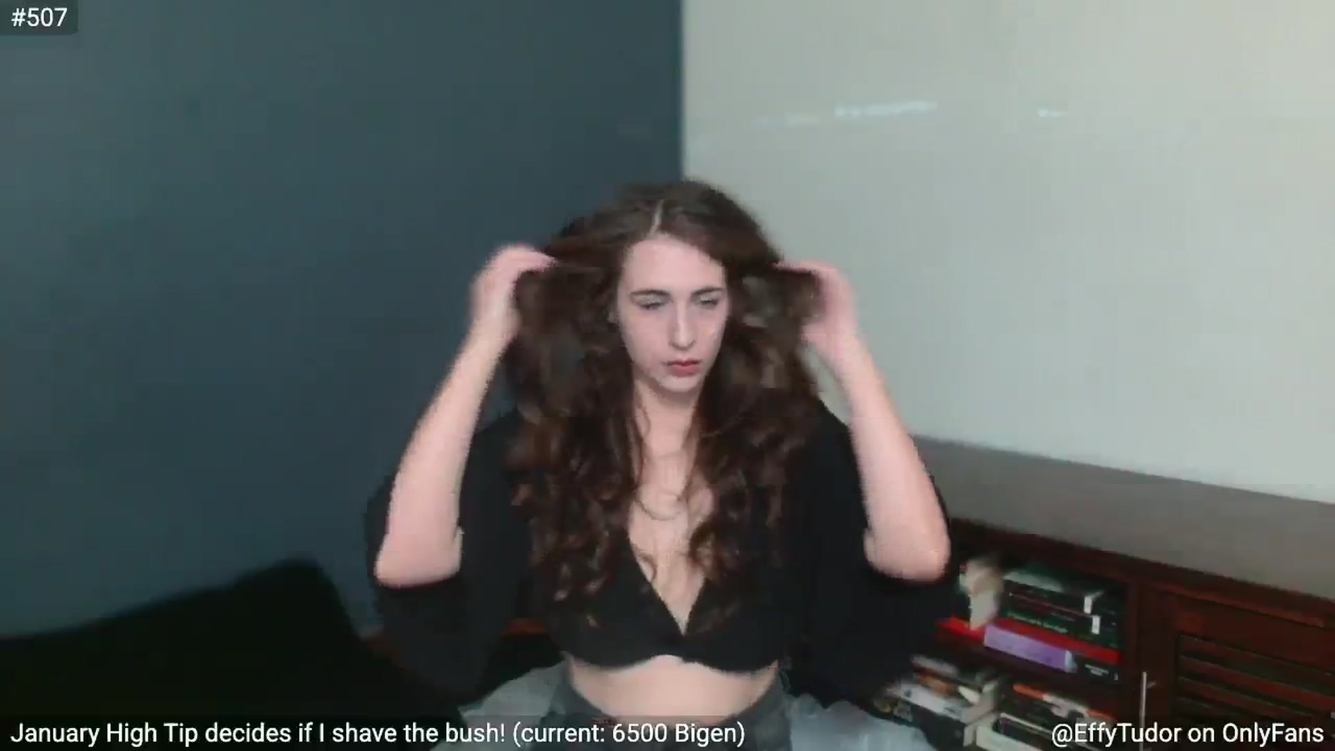 Gallery image thumbnail from EffyTudor's myfreecams stream on, 01/30/2025, 04:40 image 7 of 20