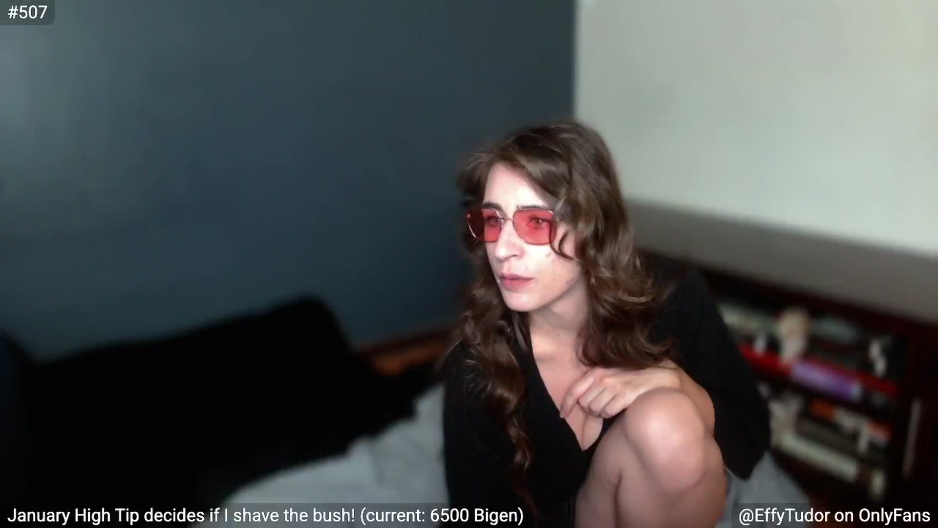 Gallery image thumbnail from EffyTudor's myfreecams stream on, 01/30/2025, 04:40 image 10 of 20