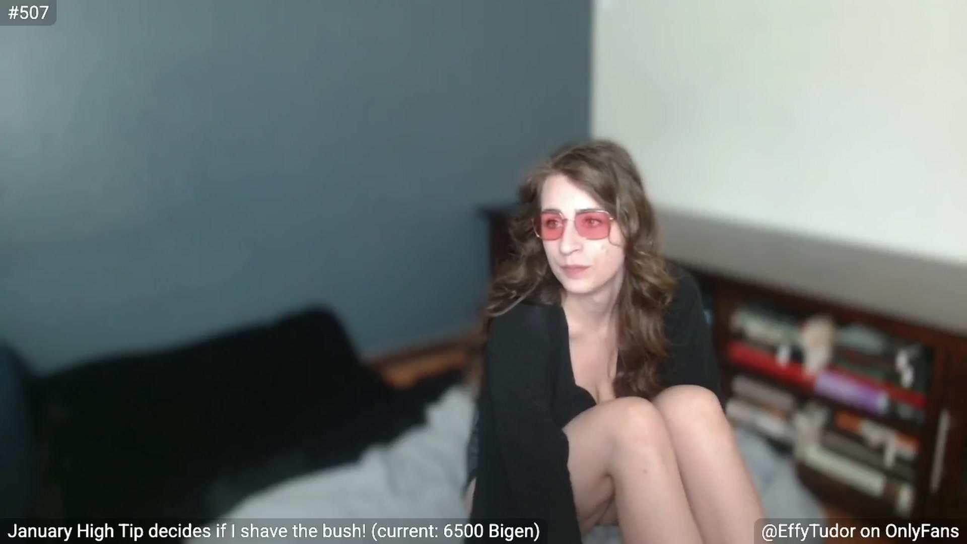Gallery image thumbnail from EffyTudor's myfreecams stream on, 01/30/2025, 04:40 image 8 of 20