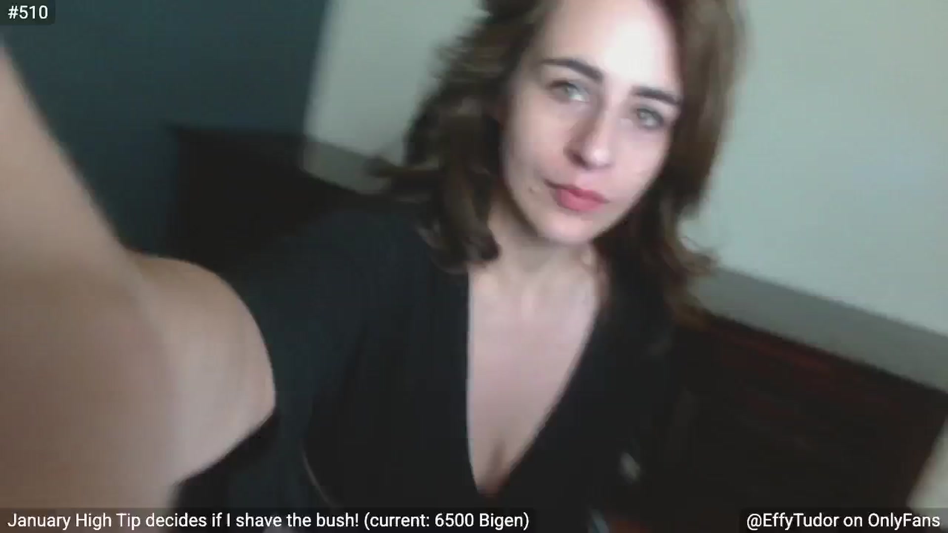Gallery image thumbnail from EffyTudor's myfreecams stream on, 01/30/2025, 07:31 image 4 of 20
