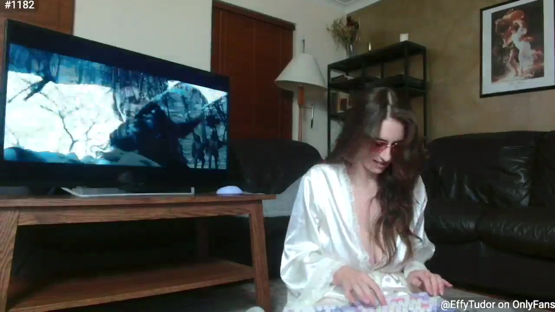 Gallery image thumbnail from EffyTudor's myfreecams stream on, 02/05/2025, 06:27 image 2 of 20