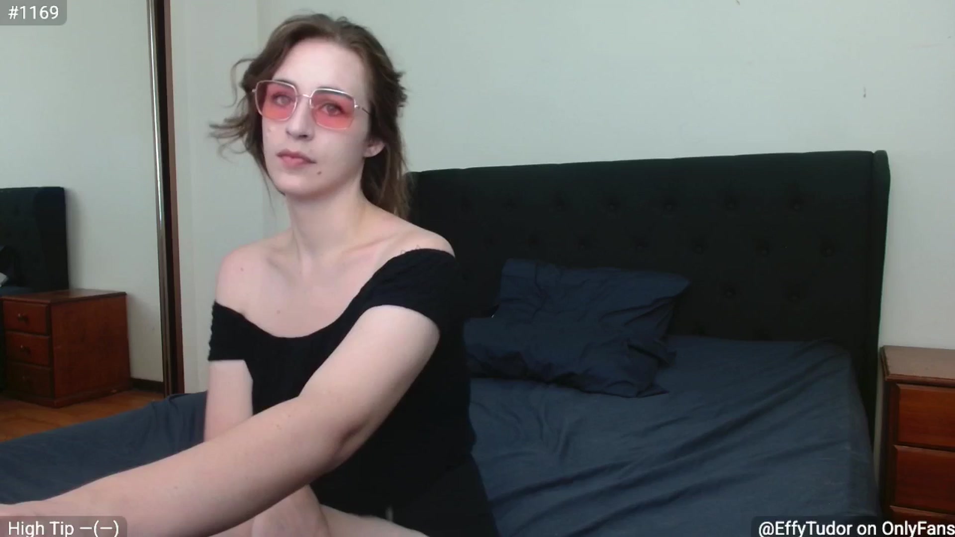 Gallery image thumbnail from EffyTudor's myfreecams stream on, 03/06/2025, 06:09 image 3 of 20