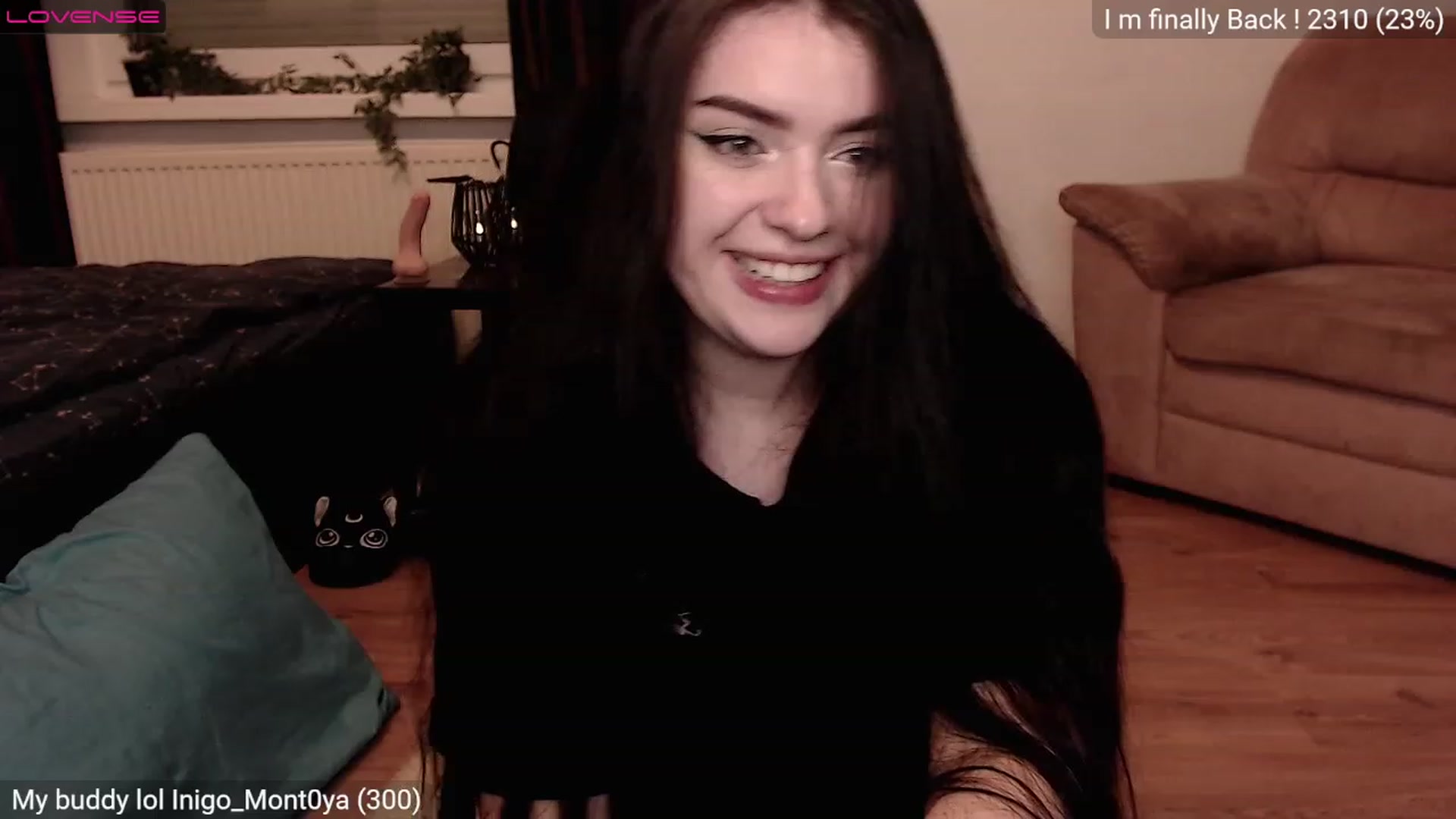 Gallery image thumbnail from Effy_peach's myfreecams stream on, 11/19/2022, 24:37 image 17 of 20