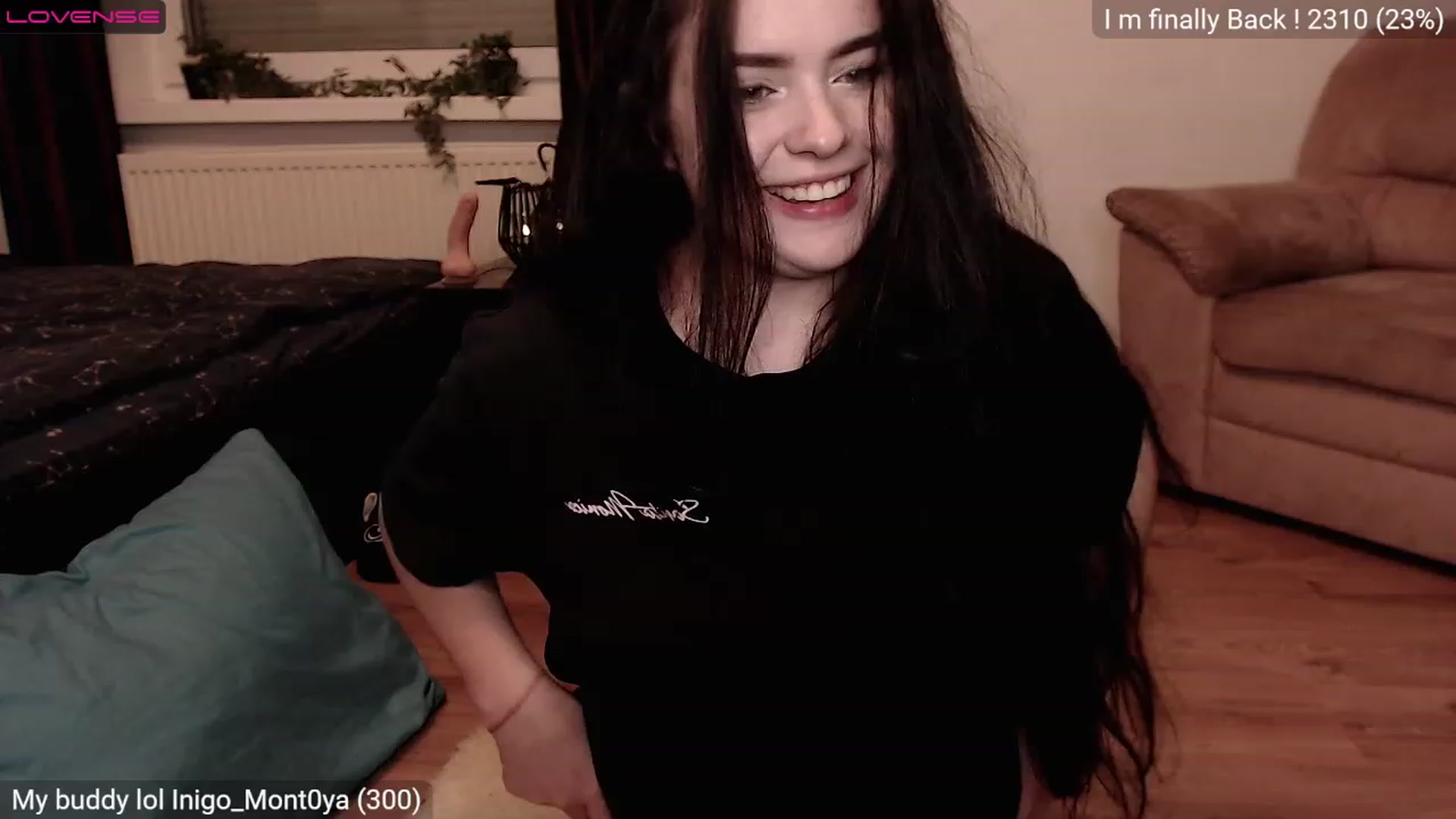 Gallery image thumbnail from Effy_peach's myfreecams stream on, 11/19/2022, 24:37 image 14 of 20