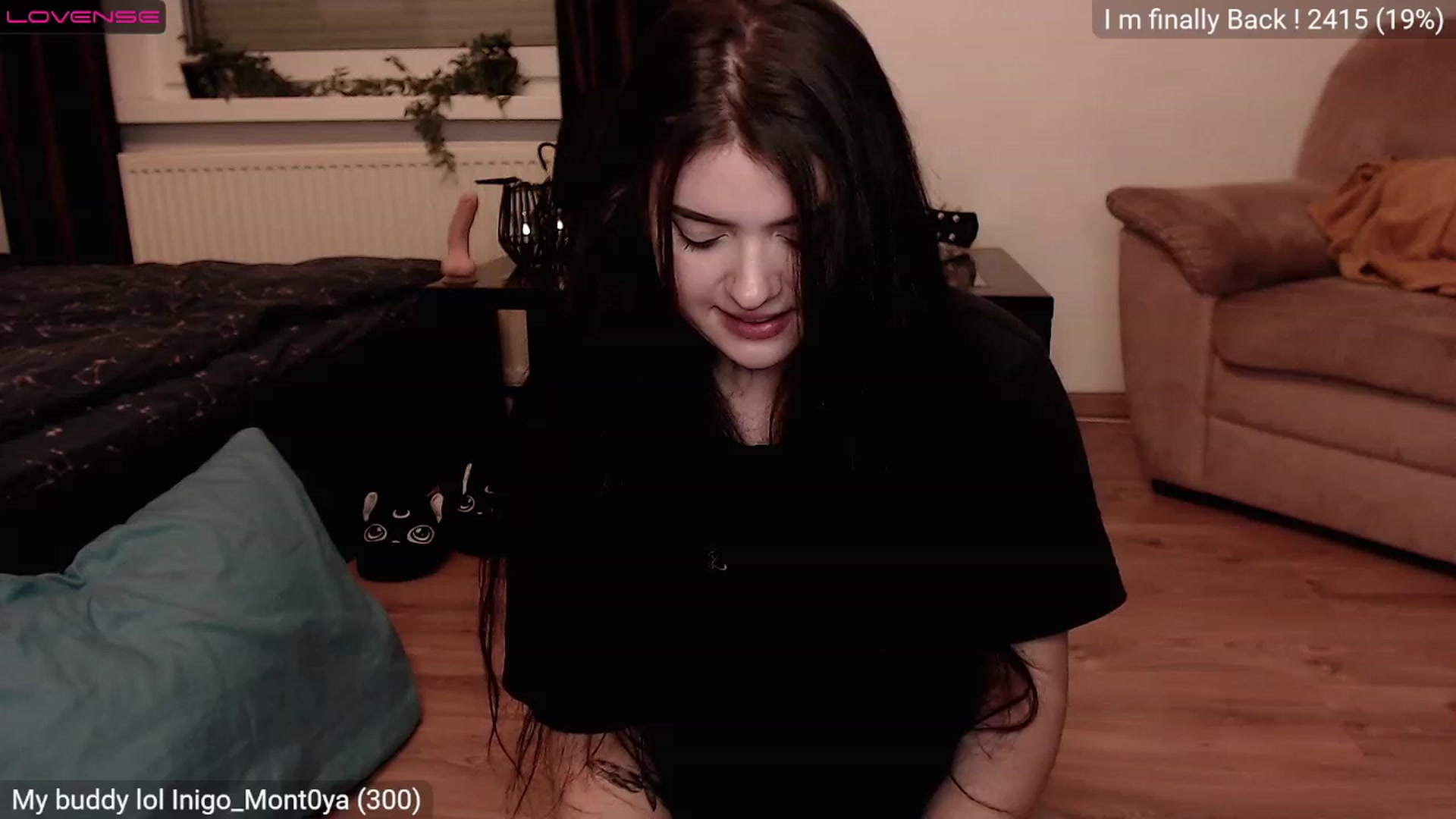 Gallery image thumbnail from Effy_peach's myfreecams stream on, 11/19/2022, 24:37 image 5 of 20