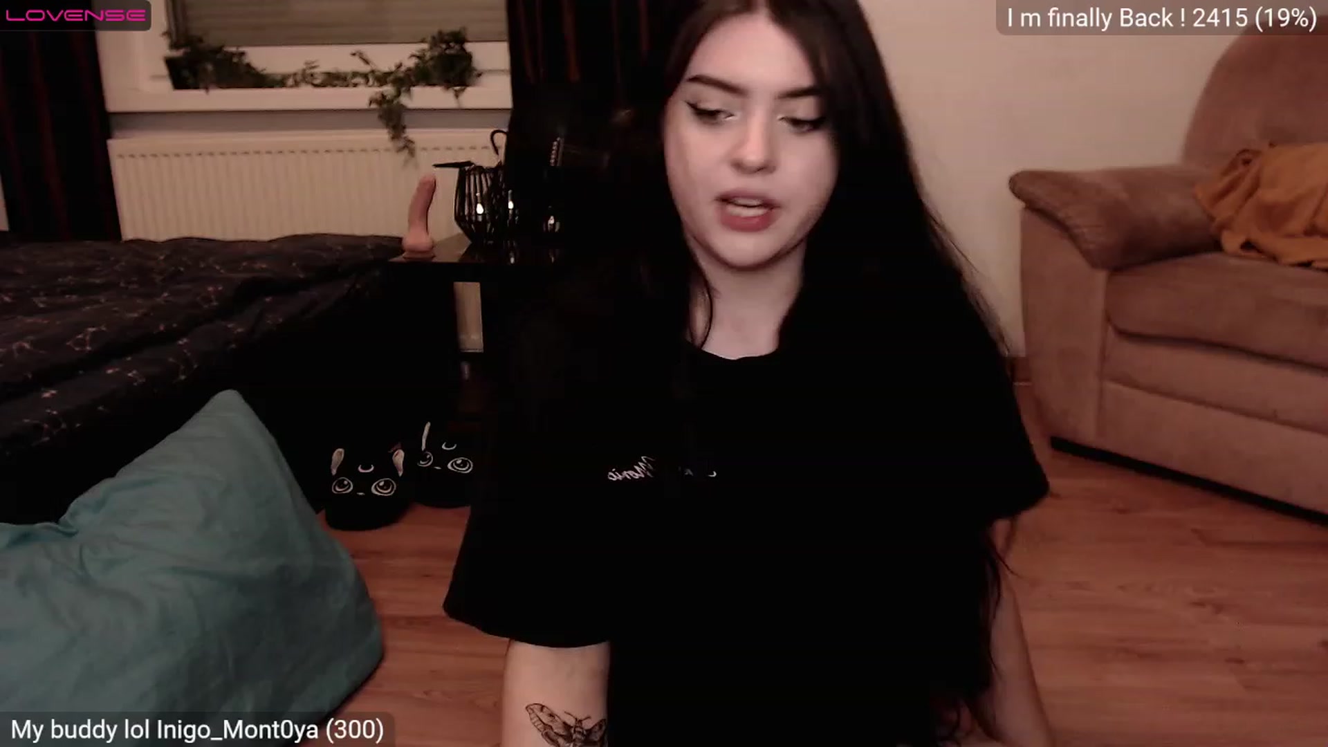 Gallery image thumbnail from Effy_peach's myfreecams stream on, 11/19/2022, 24:37 image 6 of 20