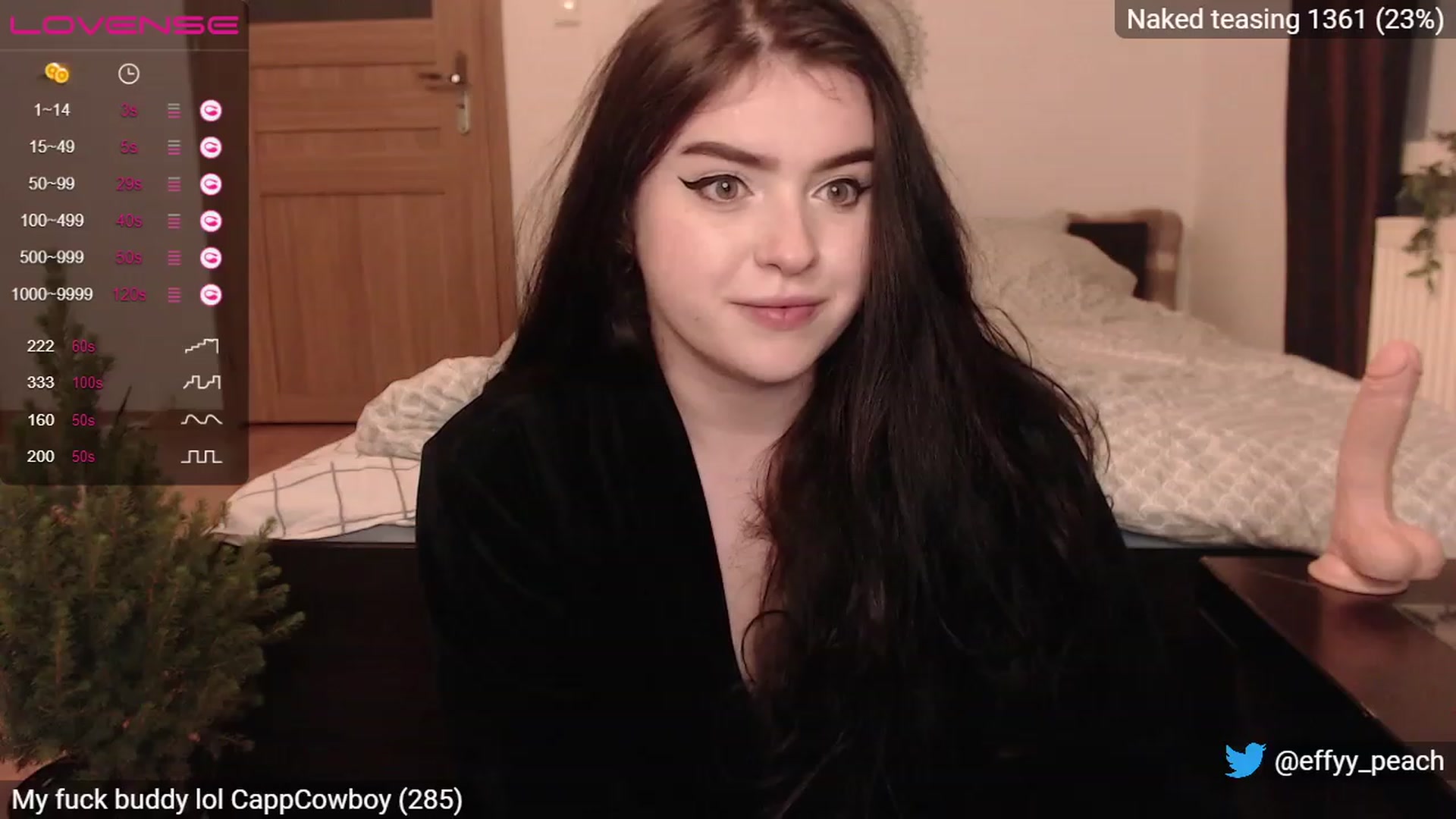 Gallery image thumbnail from Effy_peach's myfreecams stream on, 11/26/2022, 01:41 image 7 of 20