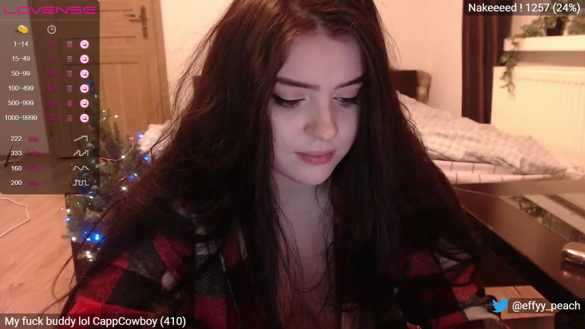 Gallery image thumbnail from Effy_peach's myfreecams stream on, 12/07/2022, 02:07 image 10 of 20