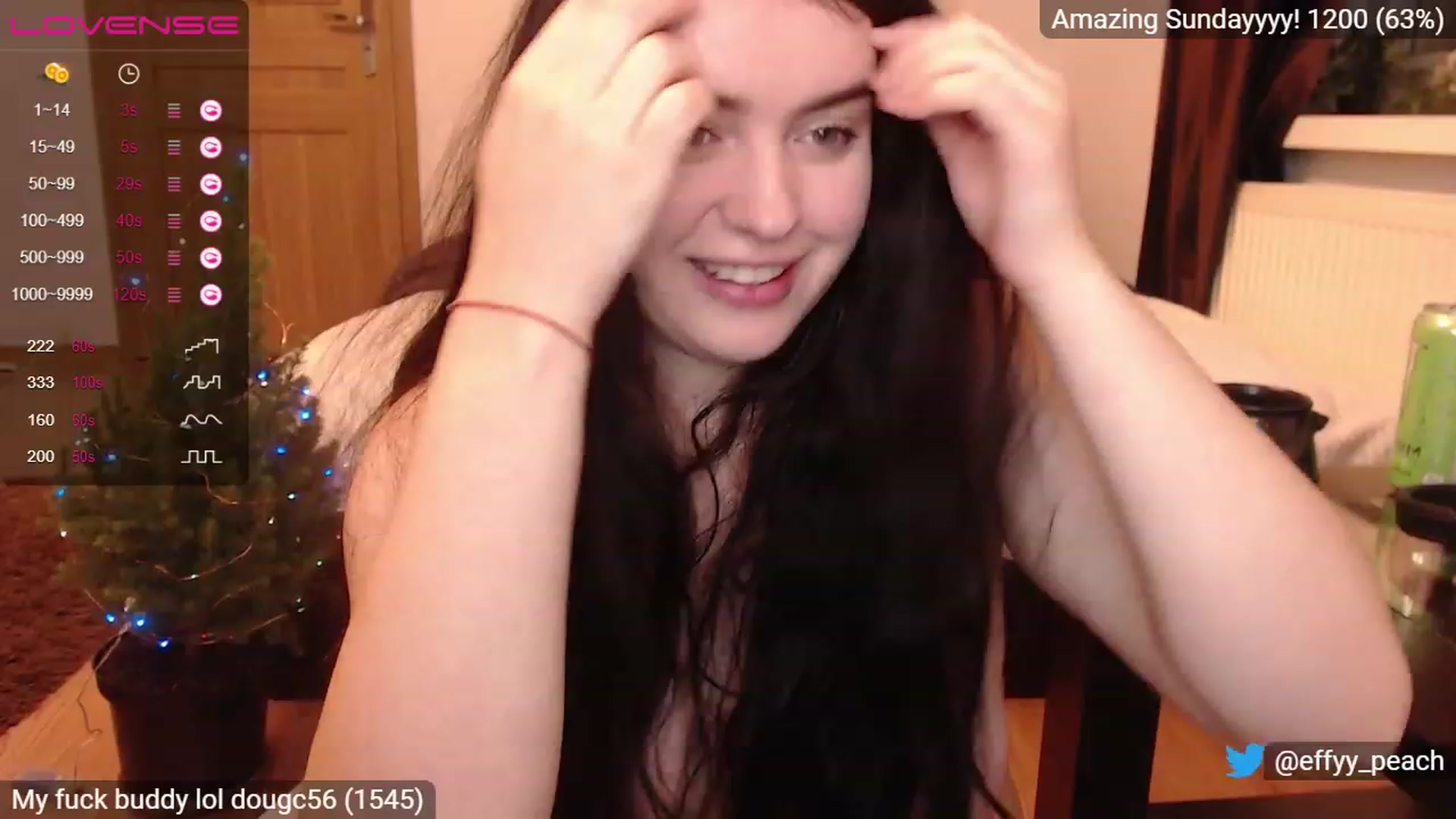Gallery image thumbnail from Effy_peach's myfreecams stream on, 12/12/2022, 01:10 image 10 of 20