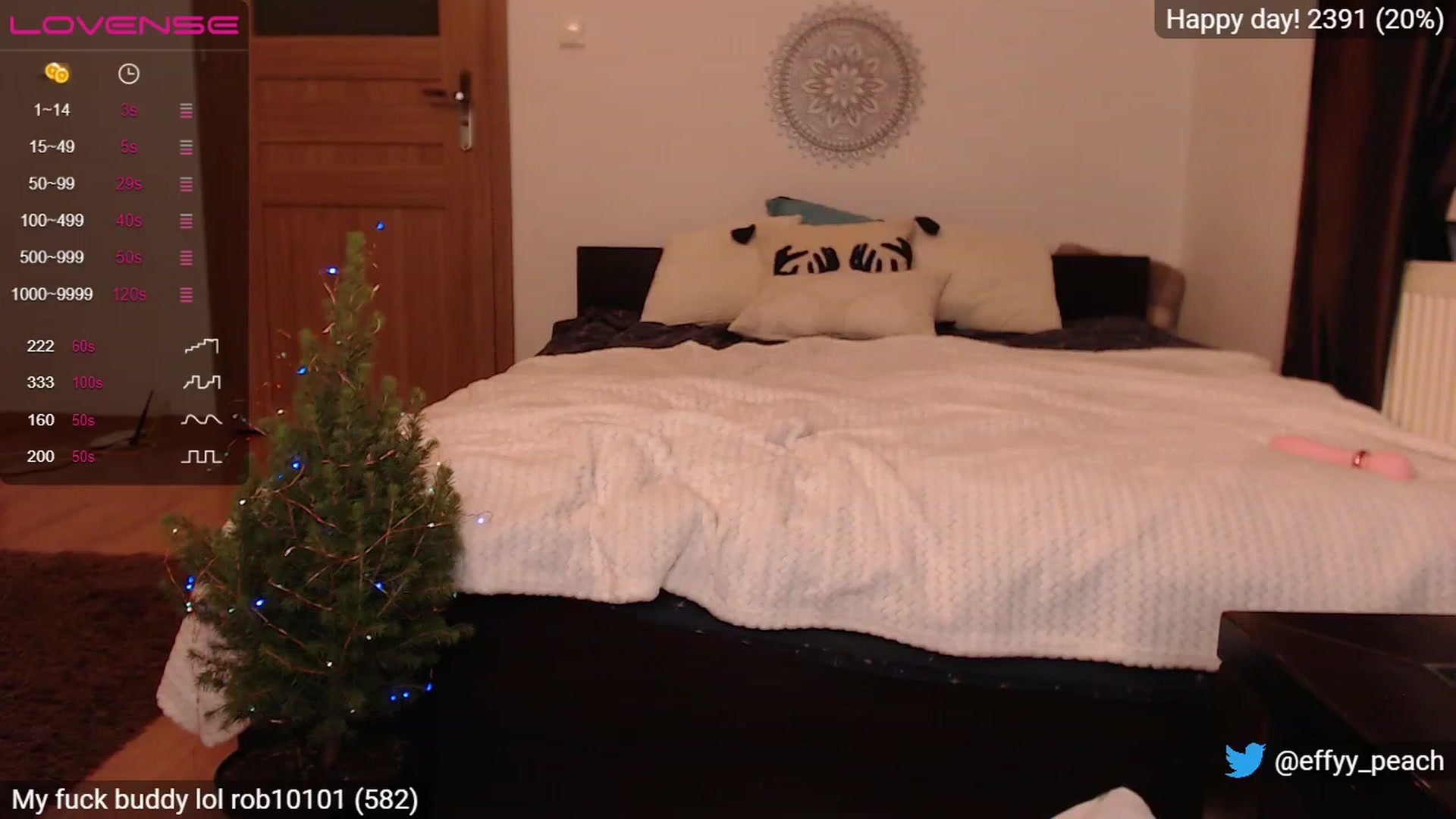 Gallery image thumbnail from Effy_peach's myfreecams stream on, 12/15/2022, 01:33 image 15 of 20