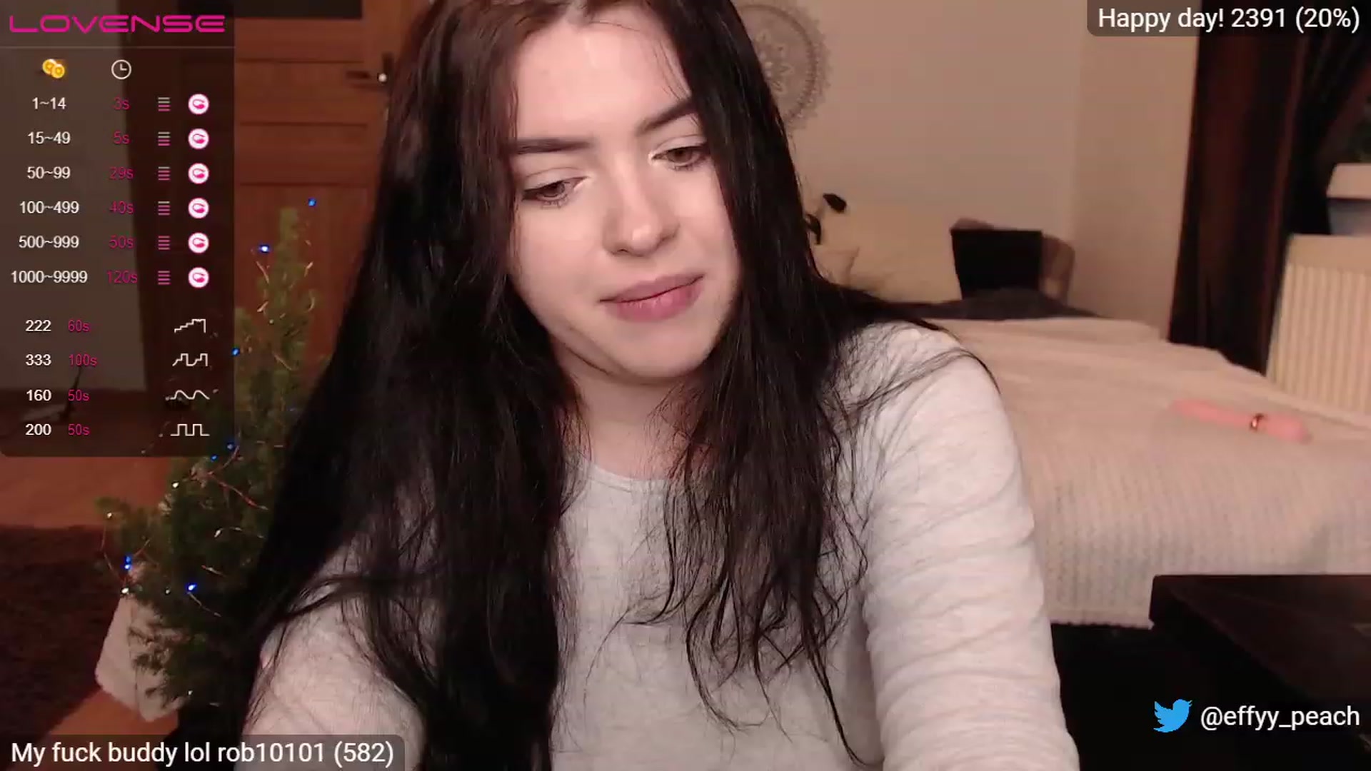 Gallery image thumbnail from Effy_peach's myfreecams stream on, 12/15/2022, 01:33 image 12 of 20