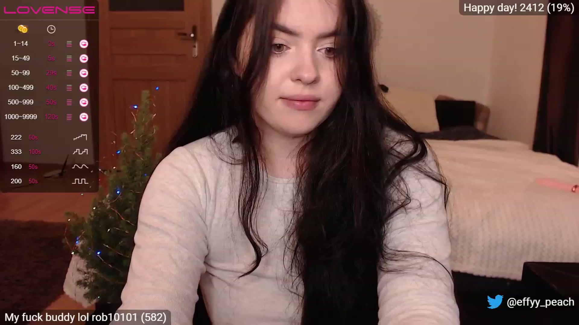 Gallery image thumbnail from Effy_peach's myfreecams stream on, 12/15/2022, 01:33 image 7 of 20