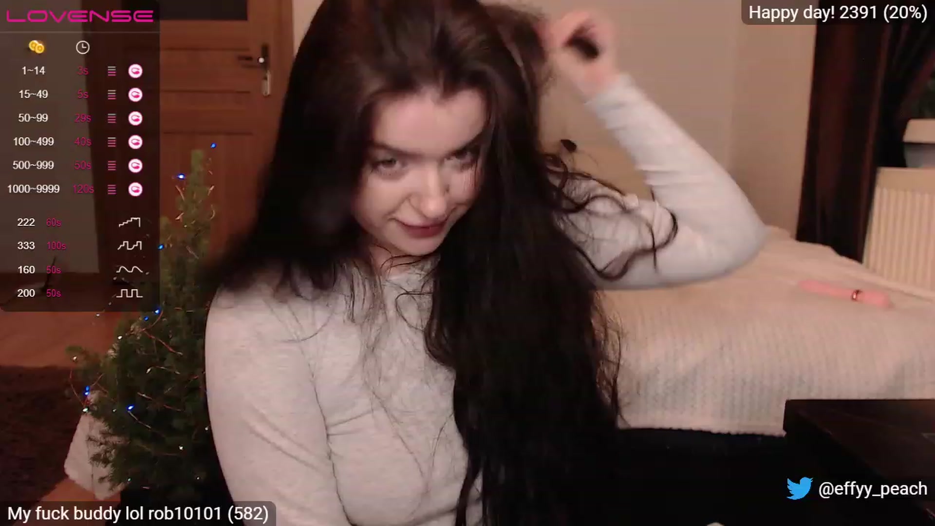 Gallery image thumbnail from Effy_peach's myfreecams stream on, 12/15/2022, 01:33 image 13 of 20