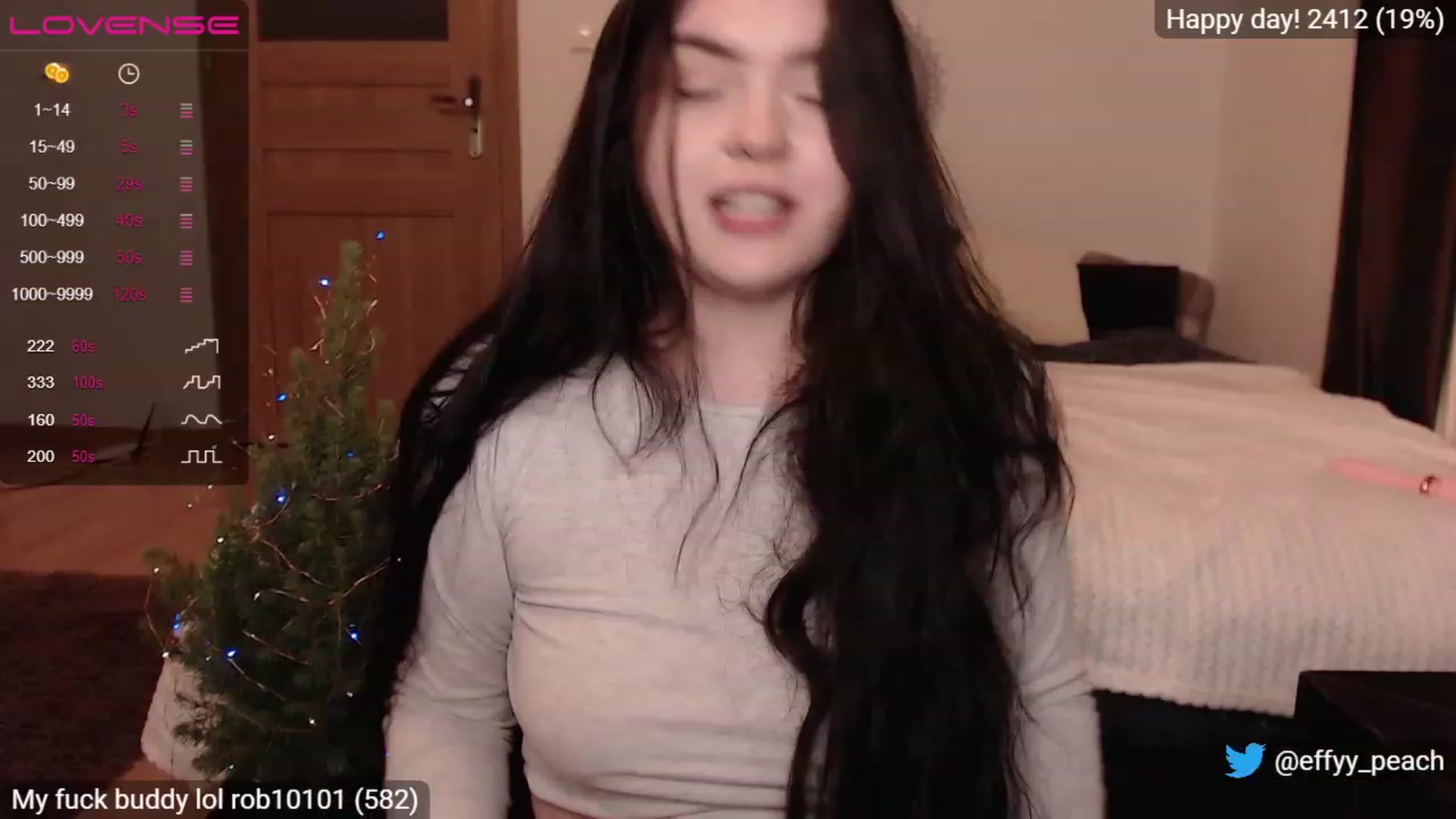Gallery image thumbnail from Effy_peach's myfreecams stream on, 12/15/2022, 01:33 image 6 of 20