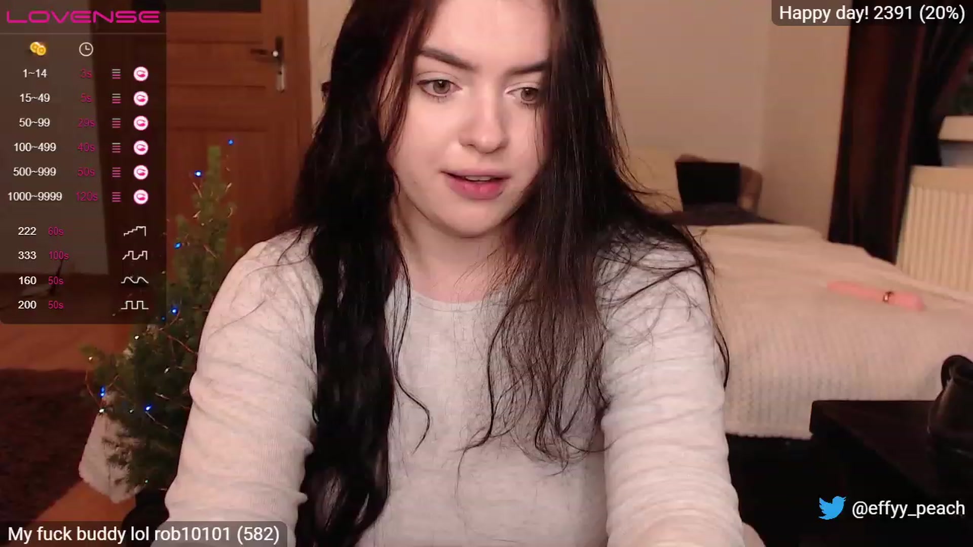 Gallery image thumbnail from Effy_peach's myfreecams stream on, 12/15/2022, 01:33 image 11 of 20