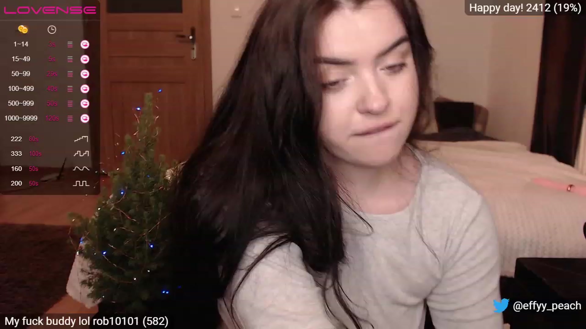 Gallery image thumbnail from Effy_peach's myfreecams stream on, 12/15/2022, 01:33 image 4 of 20