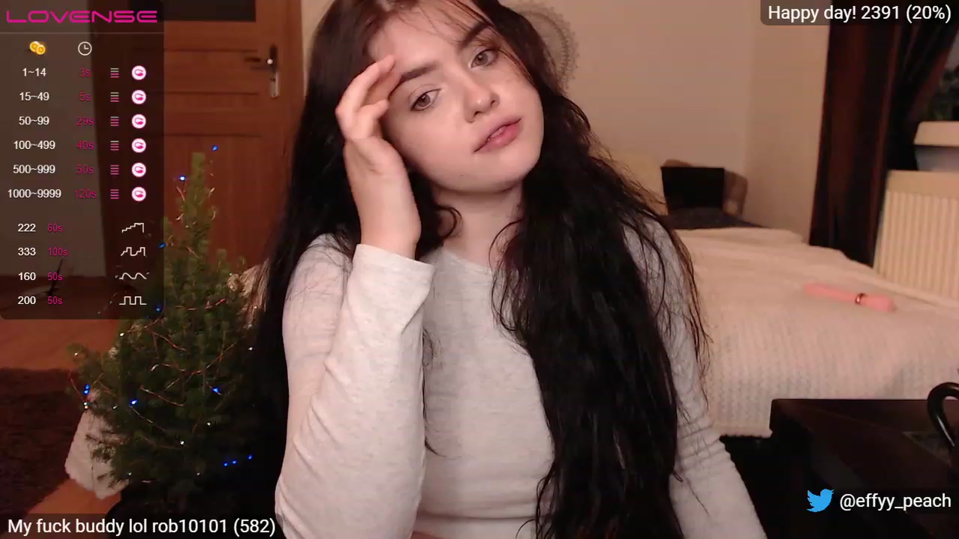 Gallery image thumbnail from Effy_peach's myfreecams stream on, 12/15/2022, 01:33 image 16 of 20
