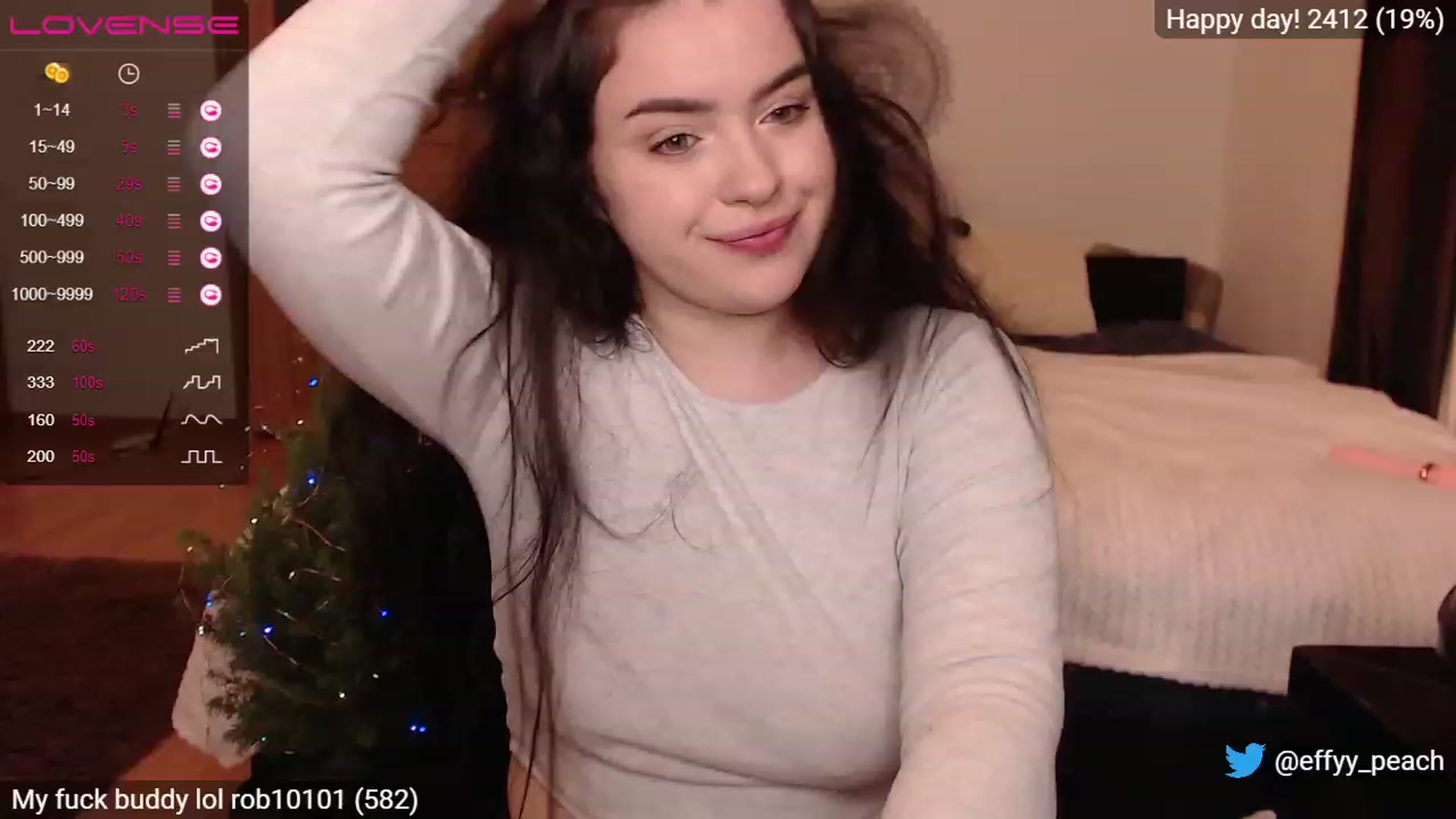 Gallery image thumbnail from Effy_peach's myfreecams stream on, 12/15/2022, 01:33 image 3 of 20