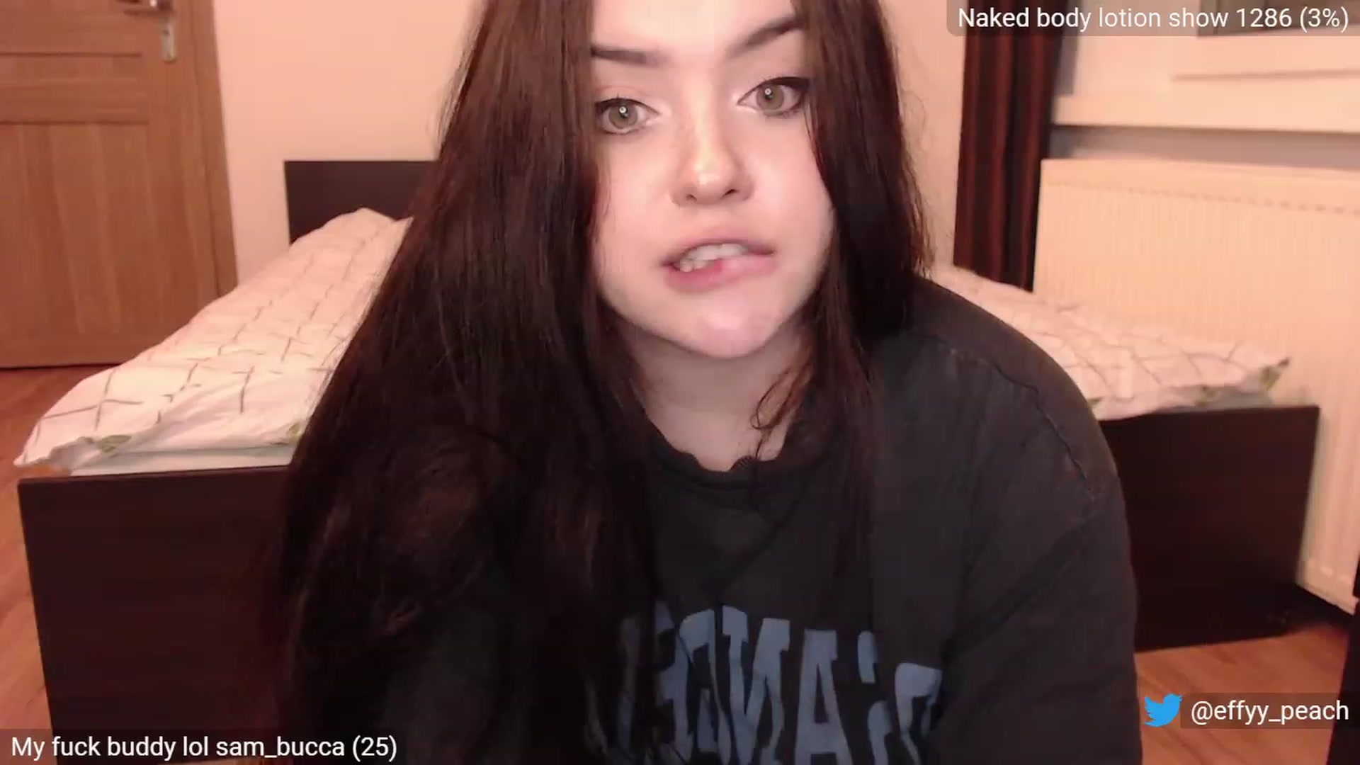 Gallery image thumbnail from Effy_peach's myfreecams stream on, 02/27/2023, 24:01 image 12 of 20