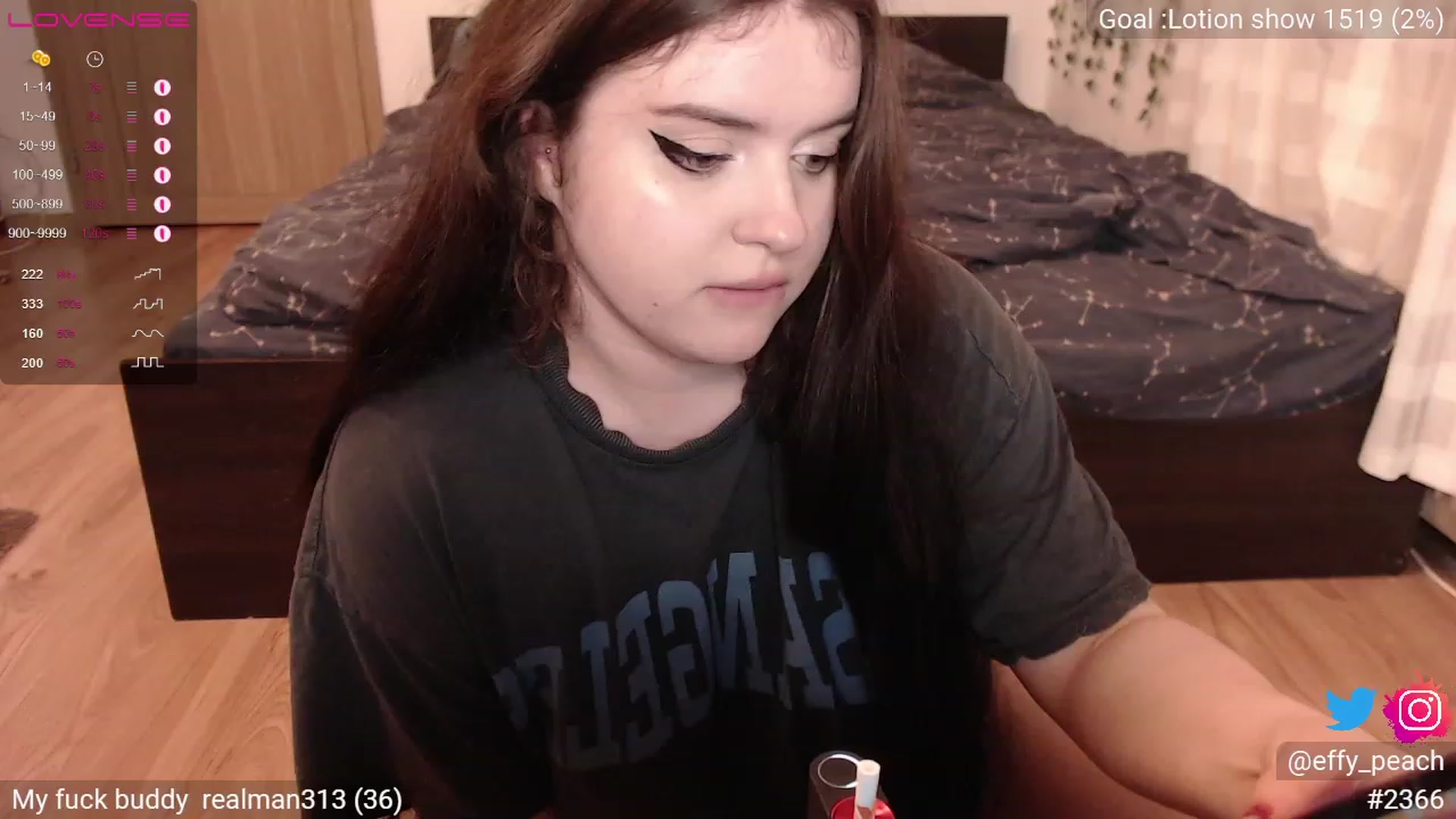 Gallery image thumbnail from Effy_peach's myfreecams stream on, 08/17/2023, 24:10 image 7 of 20