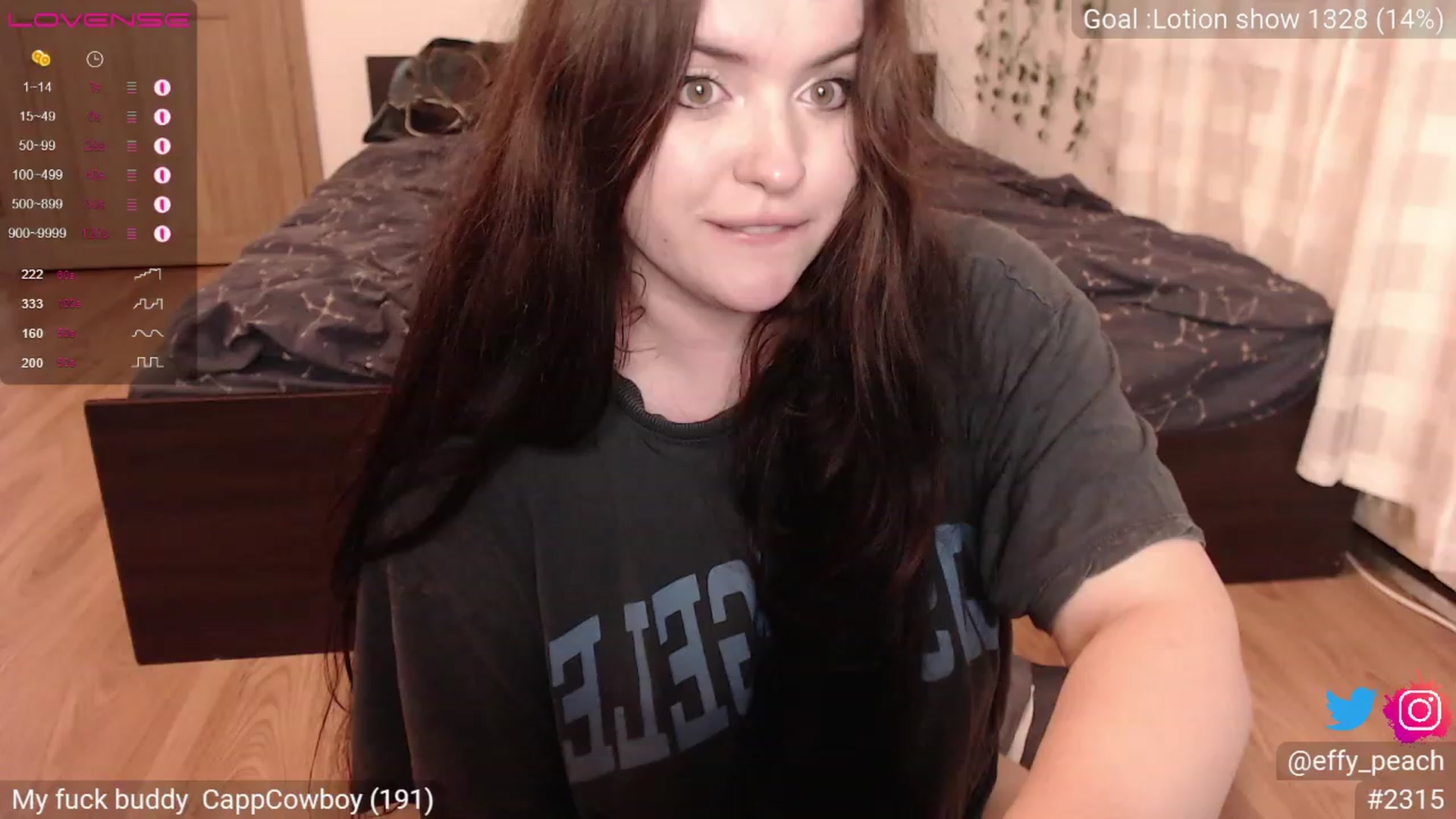Gallery image thumbnail from Effy_peach's myfreecams stream on, 08/17/2023, 24:10 image 19 of 20