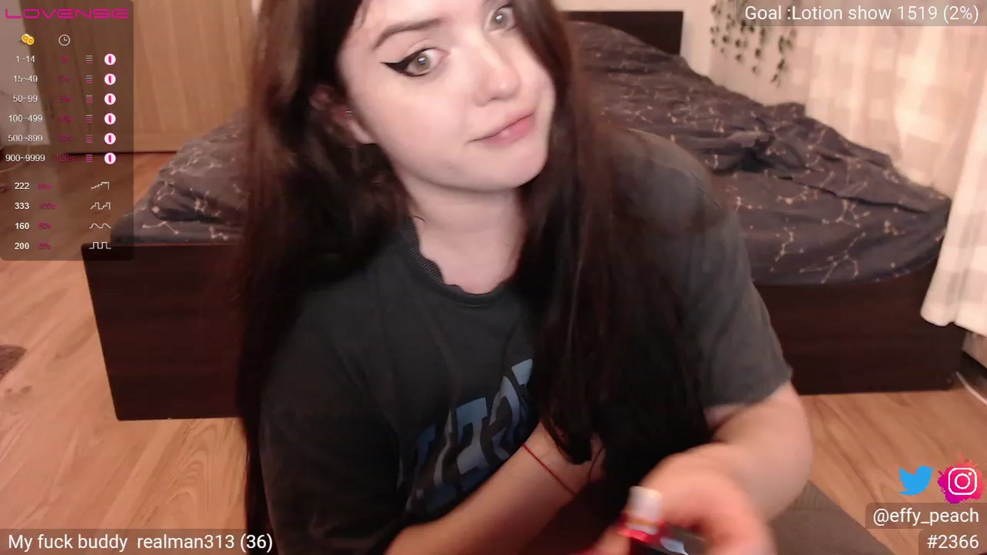 Gallery image thumbnail from Effy_peach's myfreecams stream on, 08/17/2023, 24:10 image 6 of 20