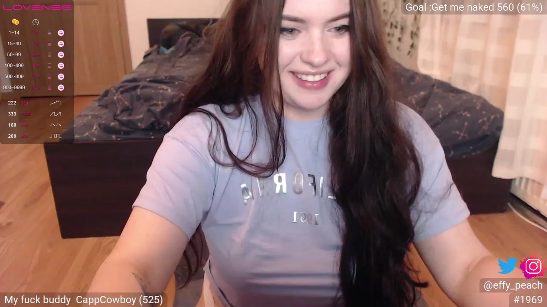 Gallery image thumbnail from Effy_peach's myfreecams stream on, 08/18/2023, 24:04 image 7 of 20
